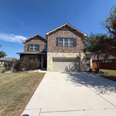 Property photo 1 of 717 Silver Fox