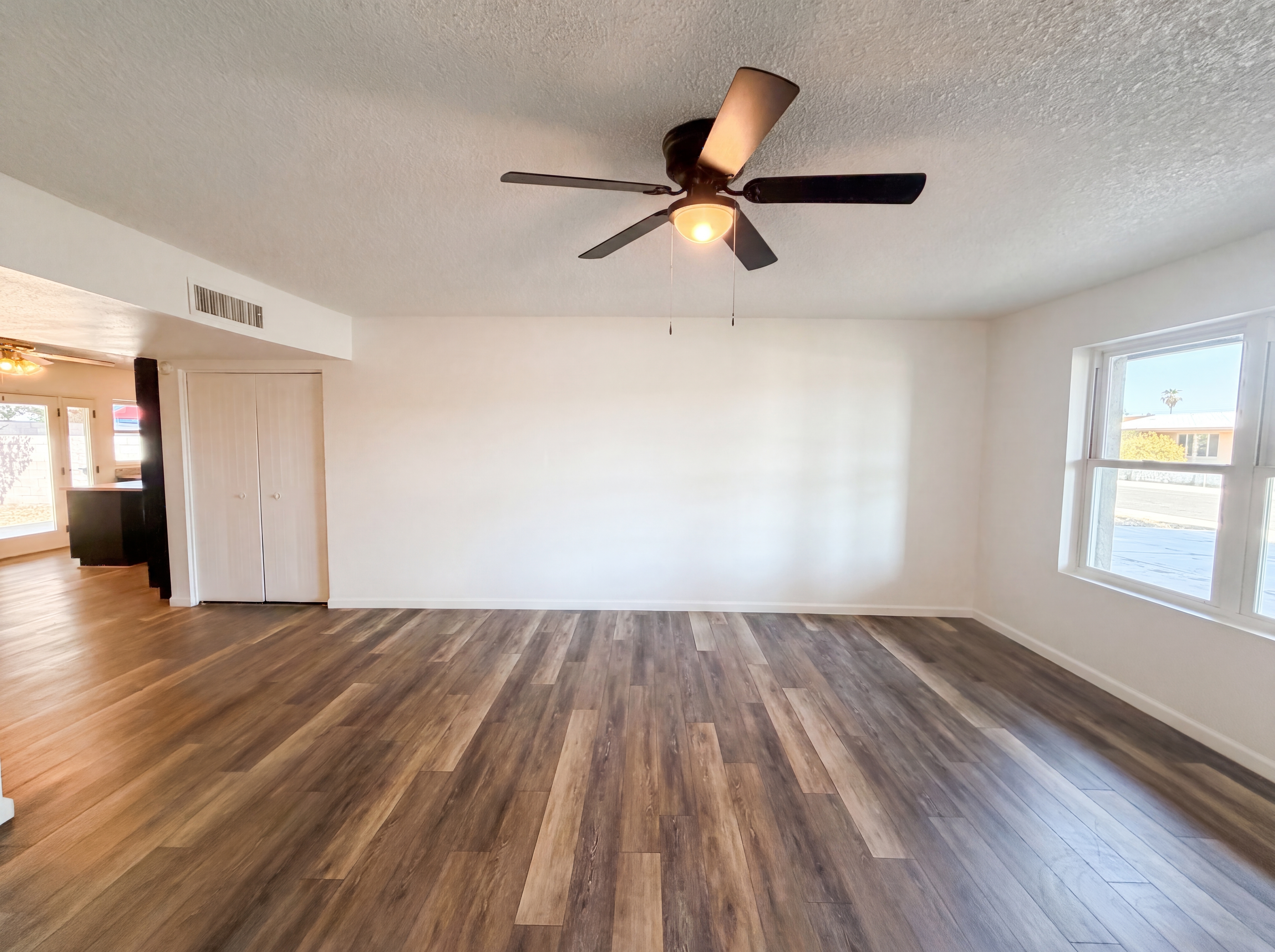 Photo 9 of 25 of 2115 W Danbury Rd, Phoenix, AZ
