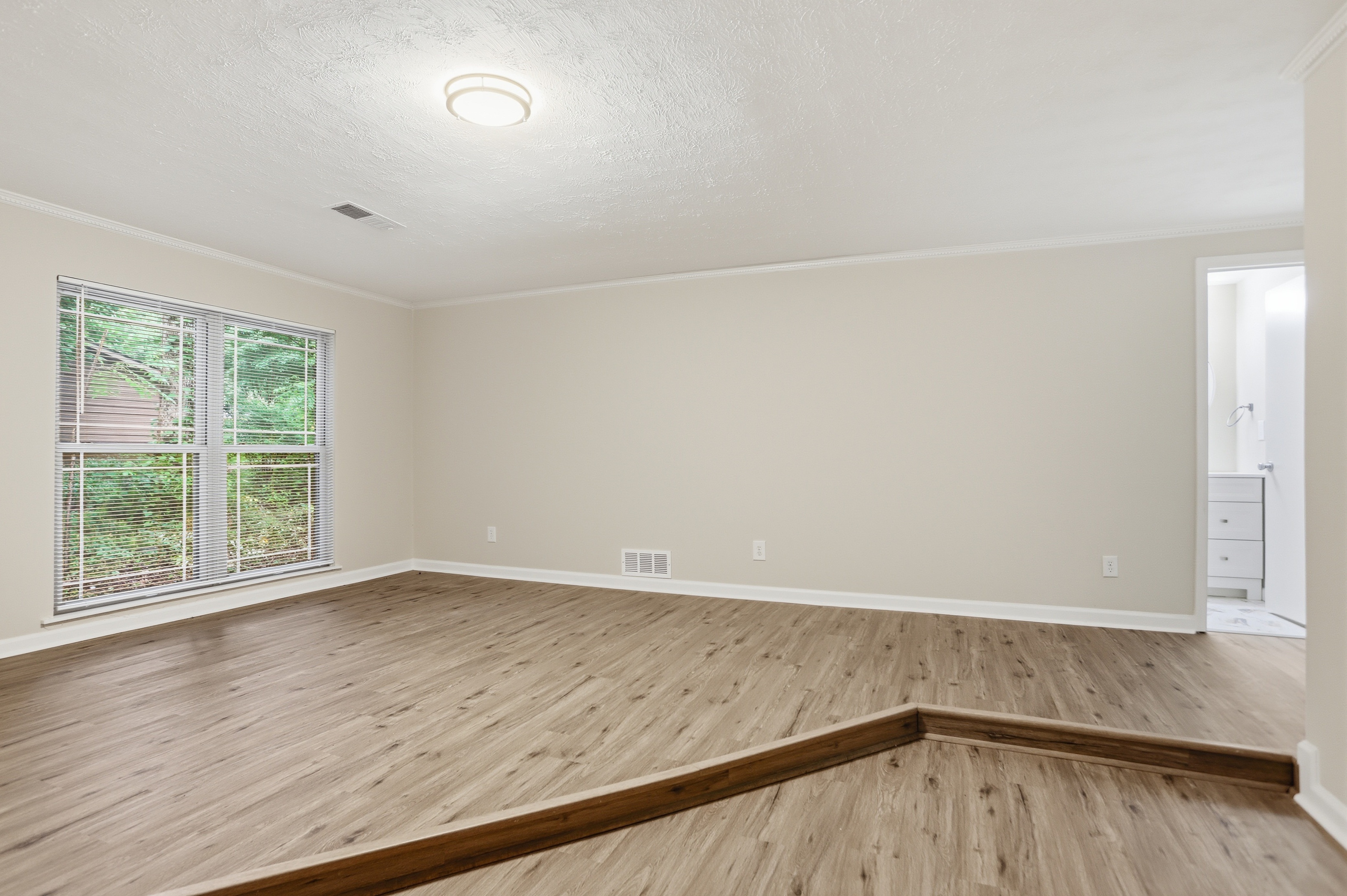 Photo 19 of 37 of 1485 Barrier Rd, Marietta, GA
