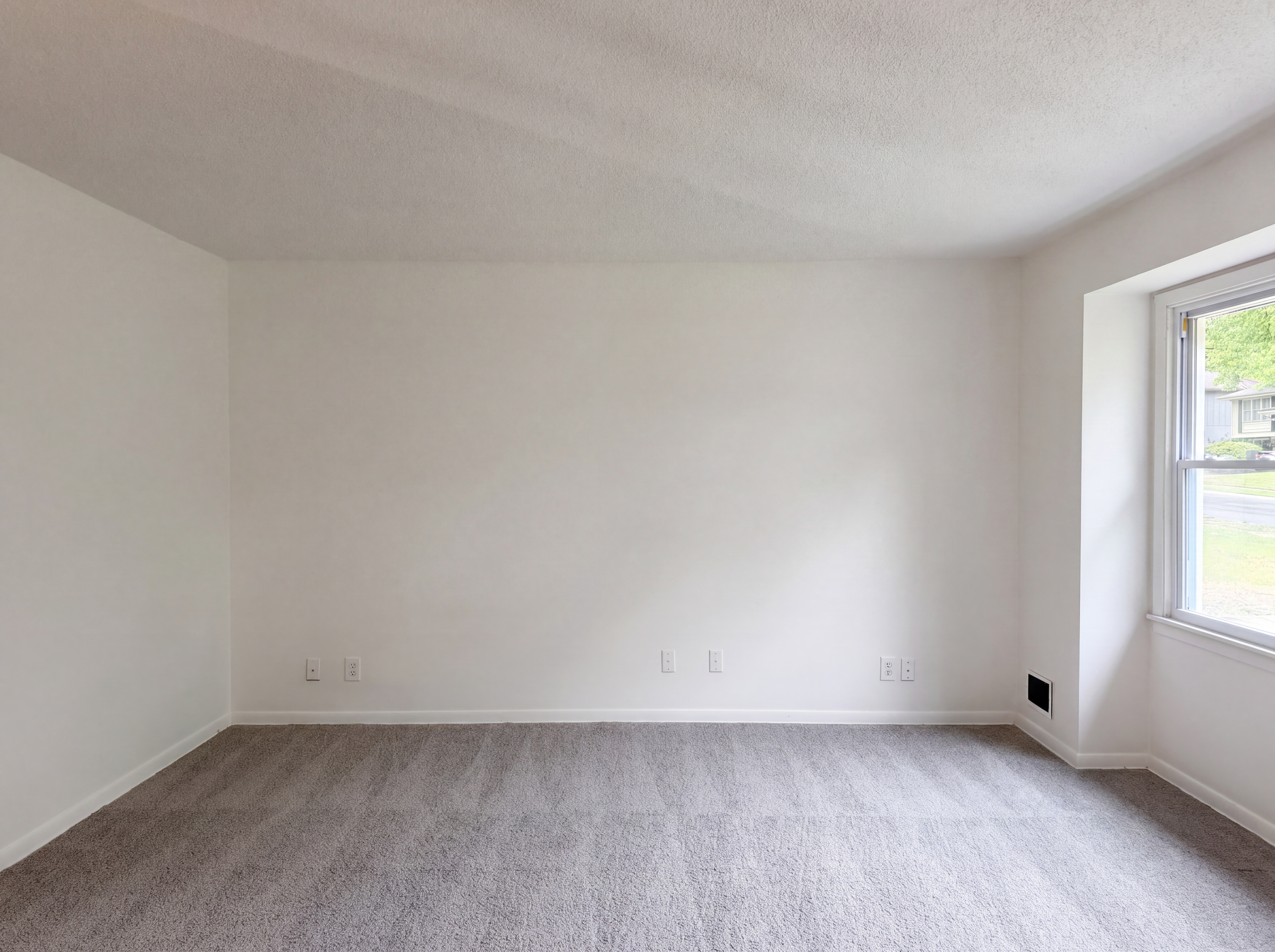 Photo 6 of 20 of 9401 E 84th Ter, Kansas City, MO