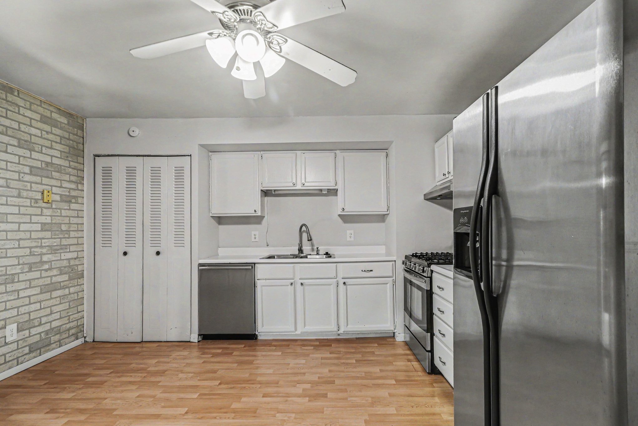 Photo 2 of 16 of 404 Sable Dr, Valparaiso, IN