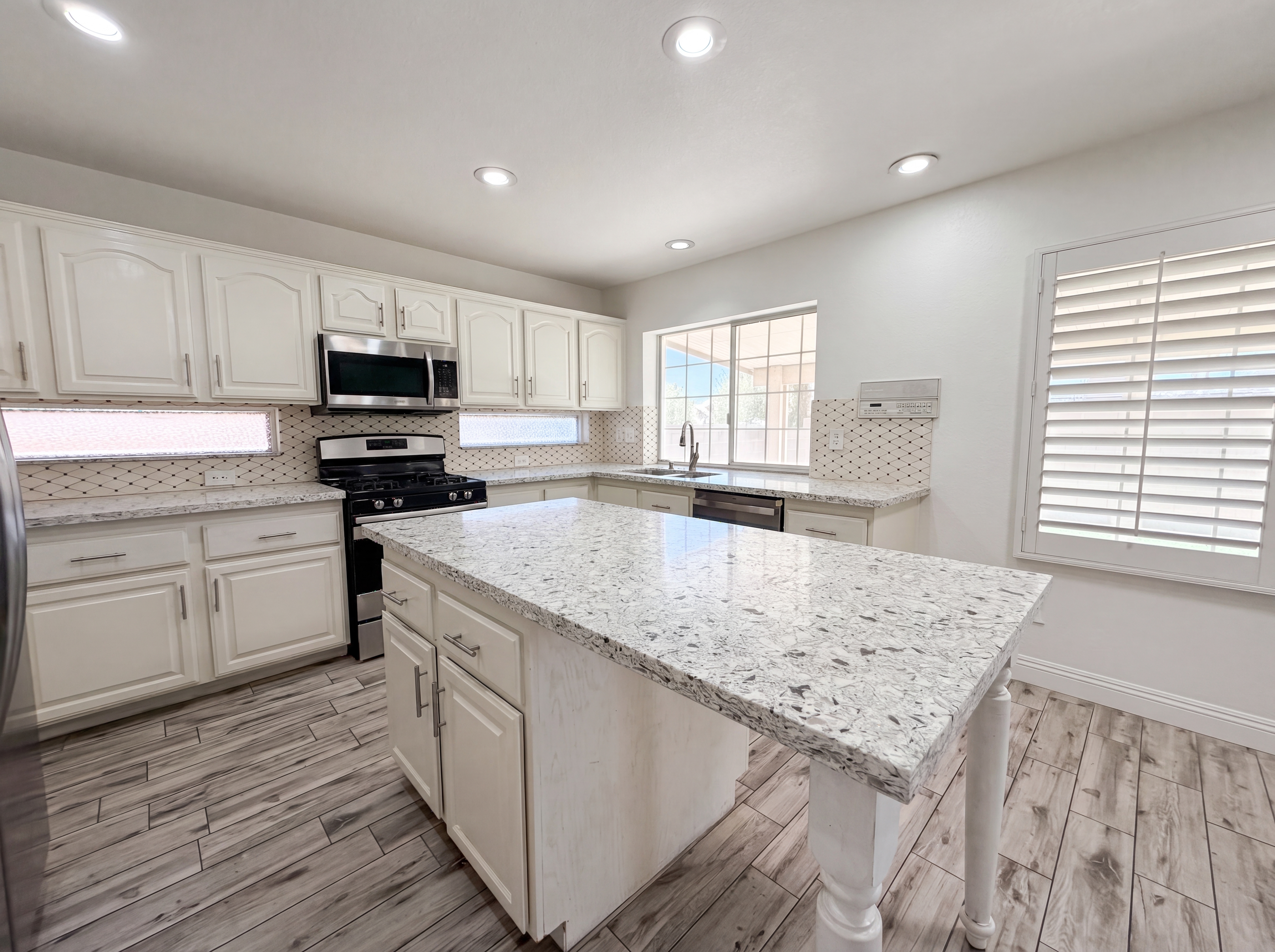 Photo 9 of 27 of 6335 Pavestone Ln, Las Vegas, NV