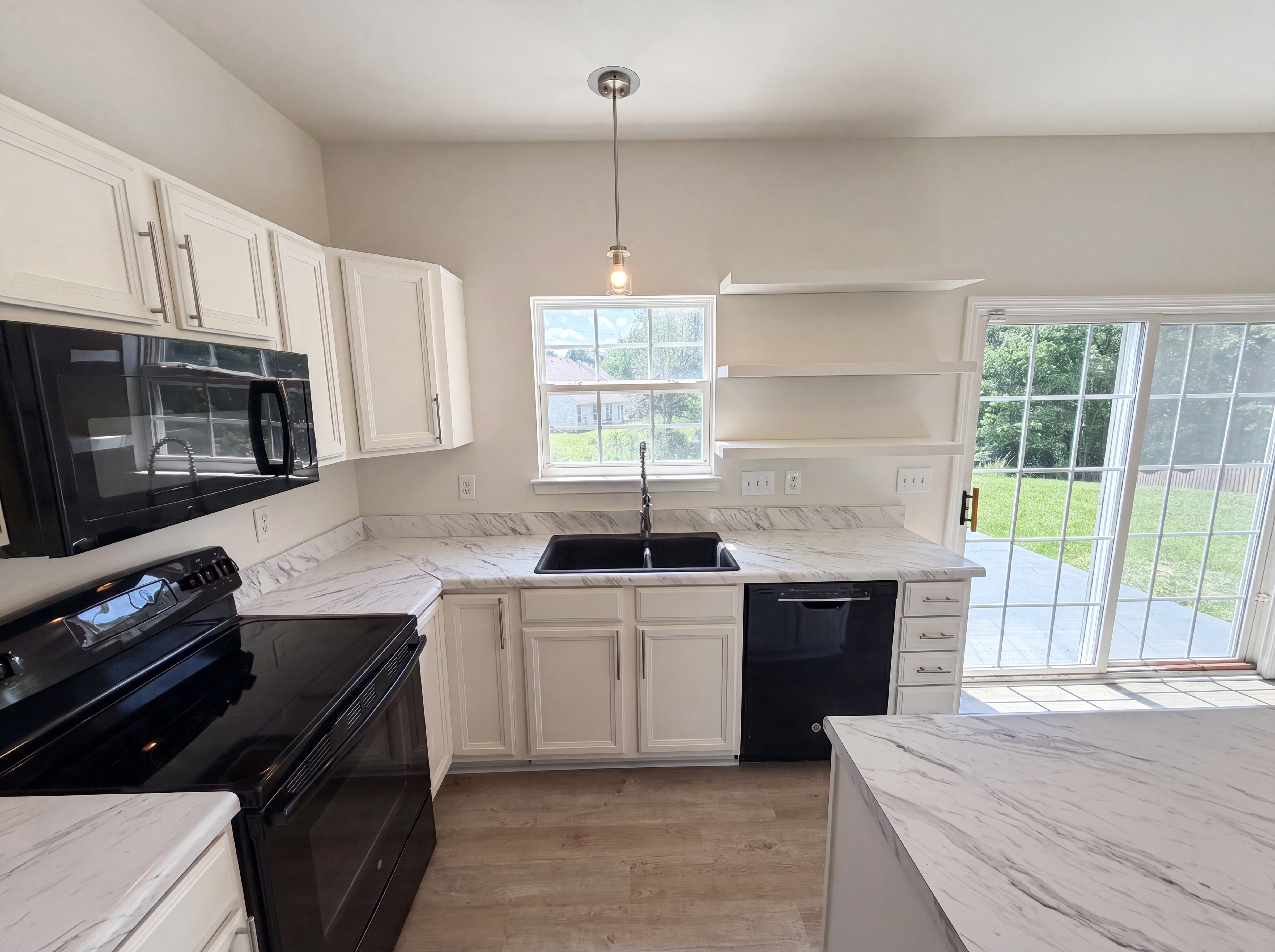 Photo 10 of 25 of 11805 Guildhall Ln, Charlotte, NC