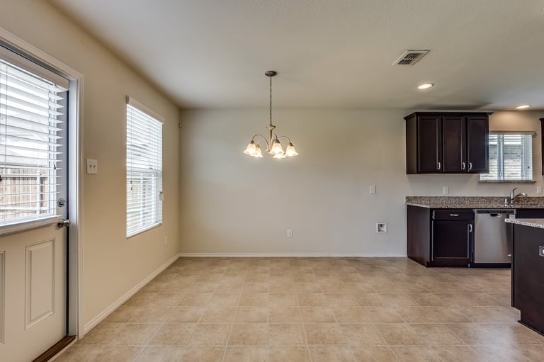 Photo 9 of 27 - 1104 Rivers Creek Ln, Little Elm, TX 75068