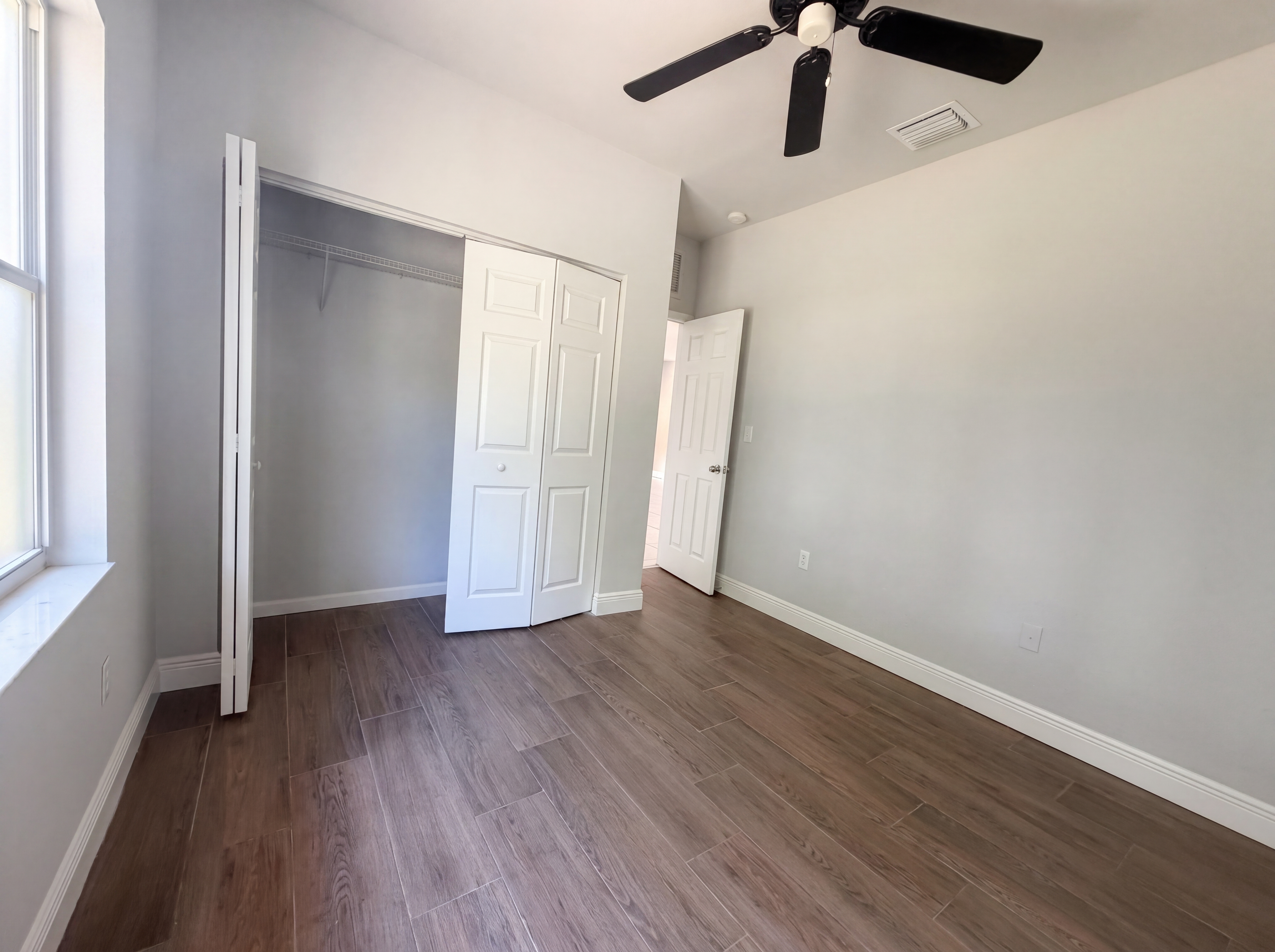 Photo 12 of 19 of 453 N Deerfield Ave, Deerfield Beach, FL