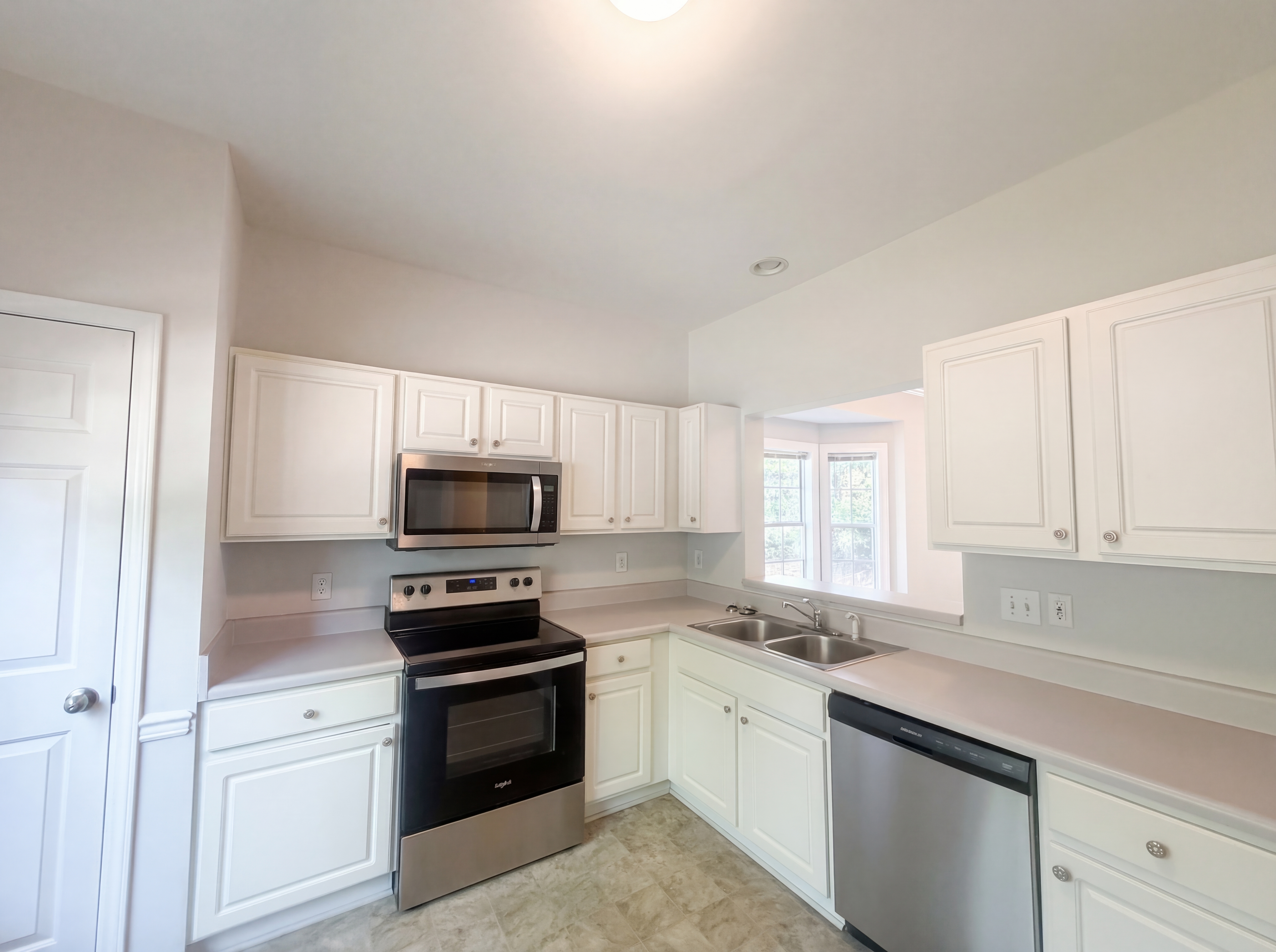 Photo 10 of 16 of 4321 Pine Springs Ct, Raleigh, NC