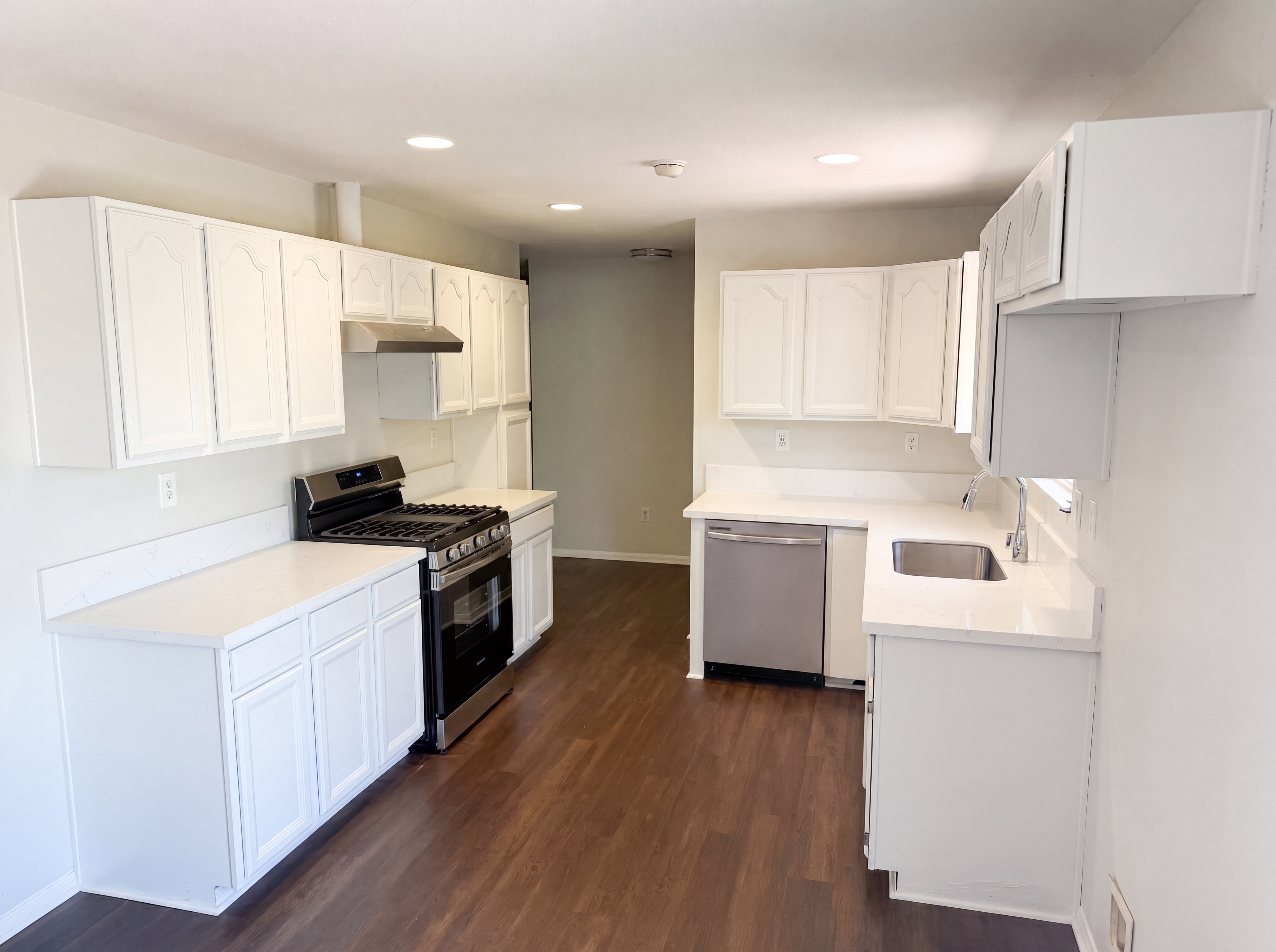 Photo 7 of 20 of 215 Laurel Ln, Hemet, CA