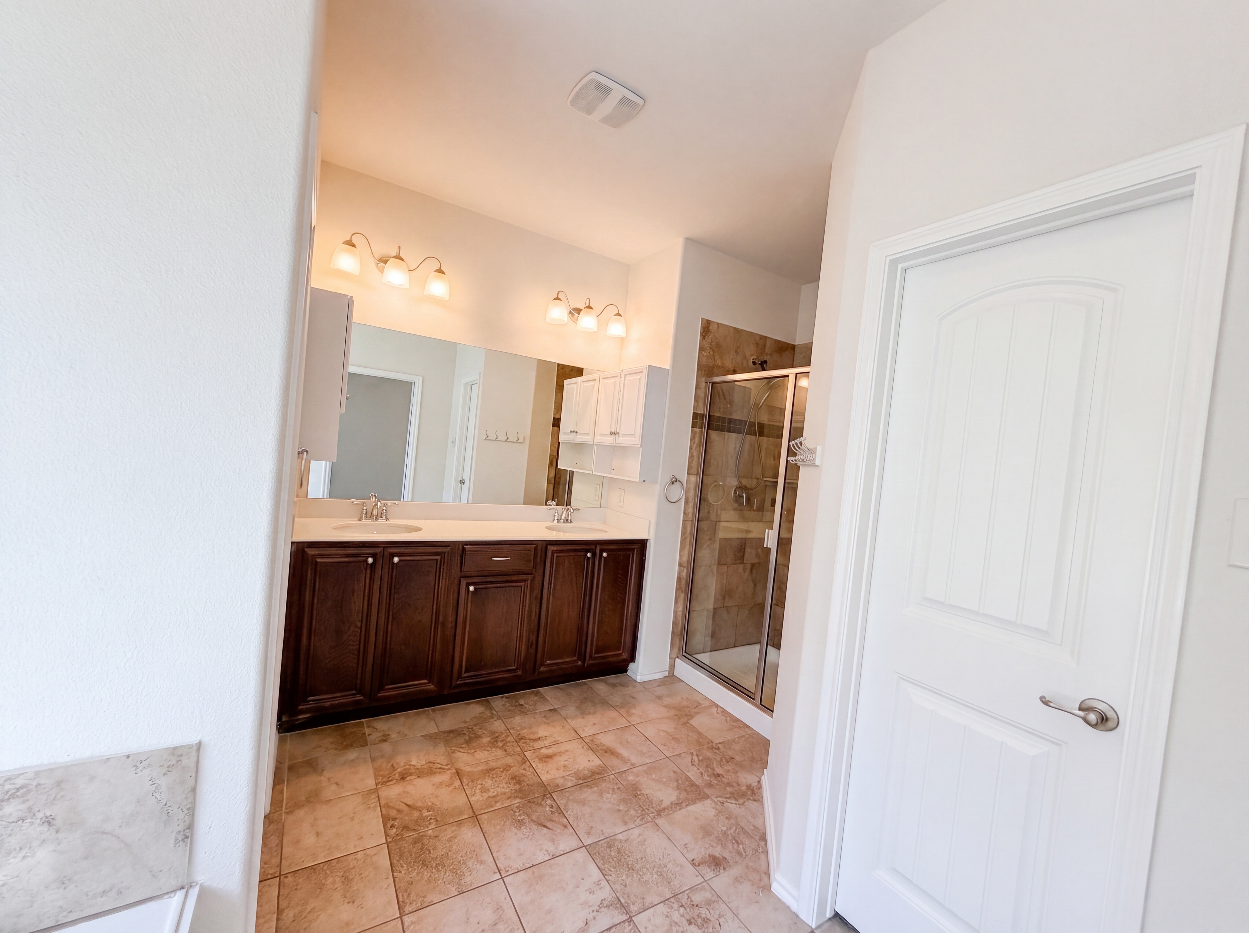 Photo 10 of 16 of 1704 River Oak Ln, Royse City, TX