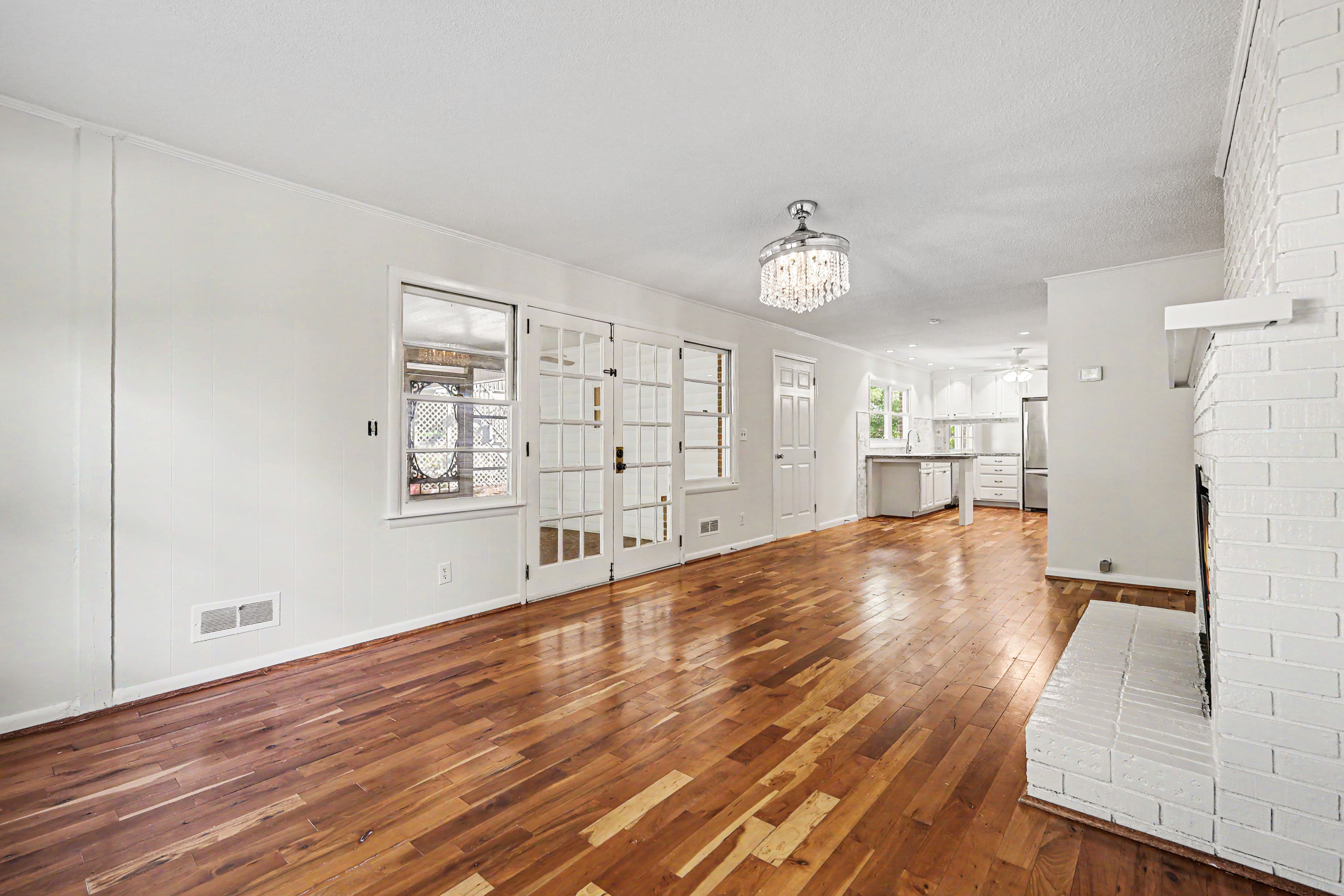 Photo 7 of 23 of 211 Windsor Dr, Shelby, NC