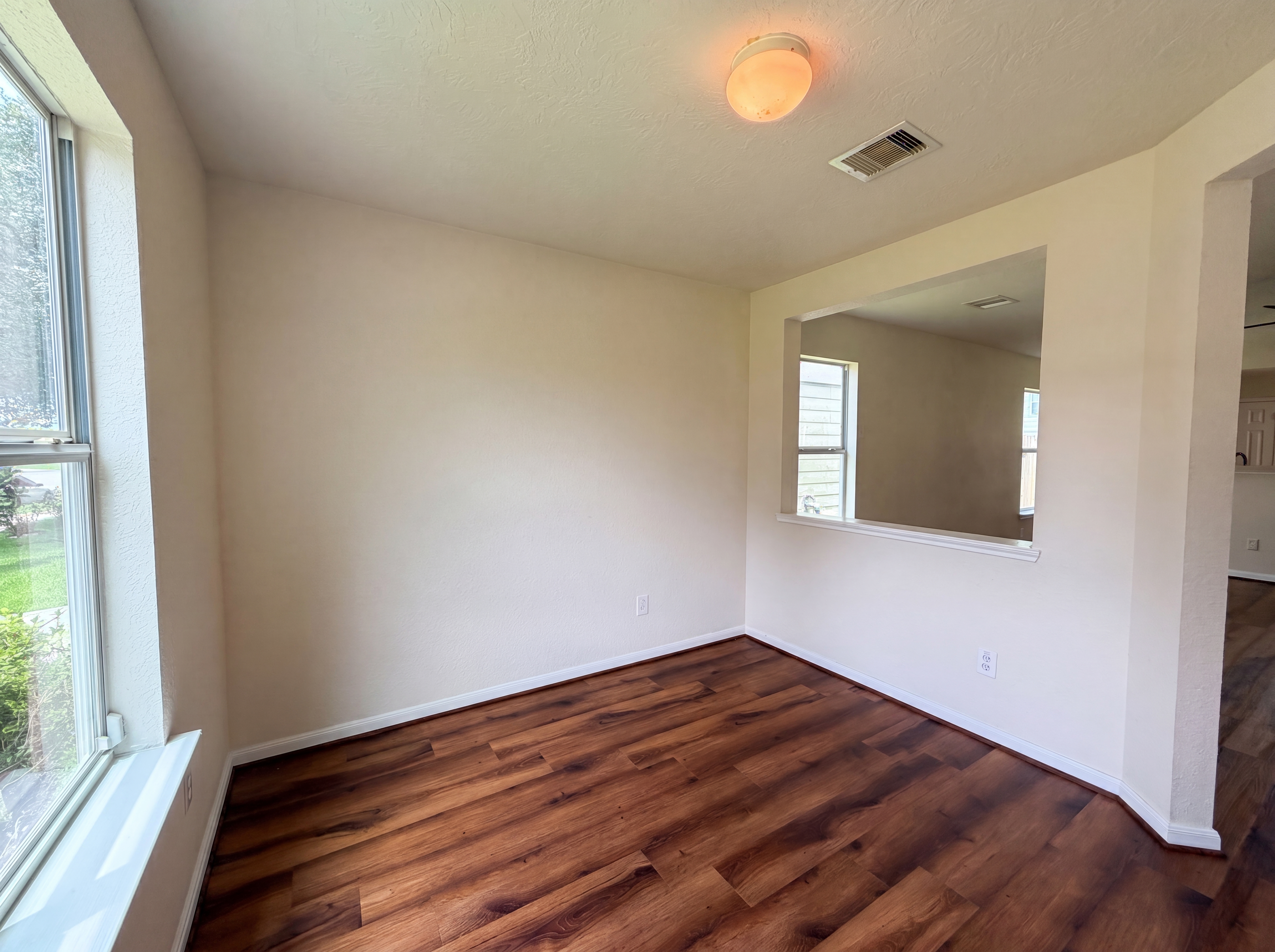 Photo 7 of 19 of 2627 Skyview Trace Ct, Houston, TX