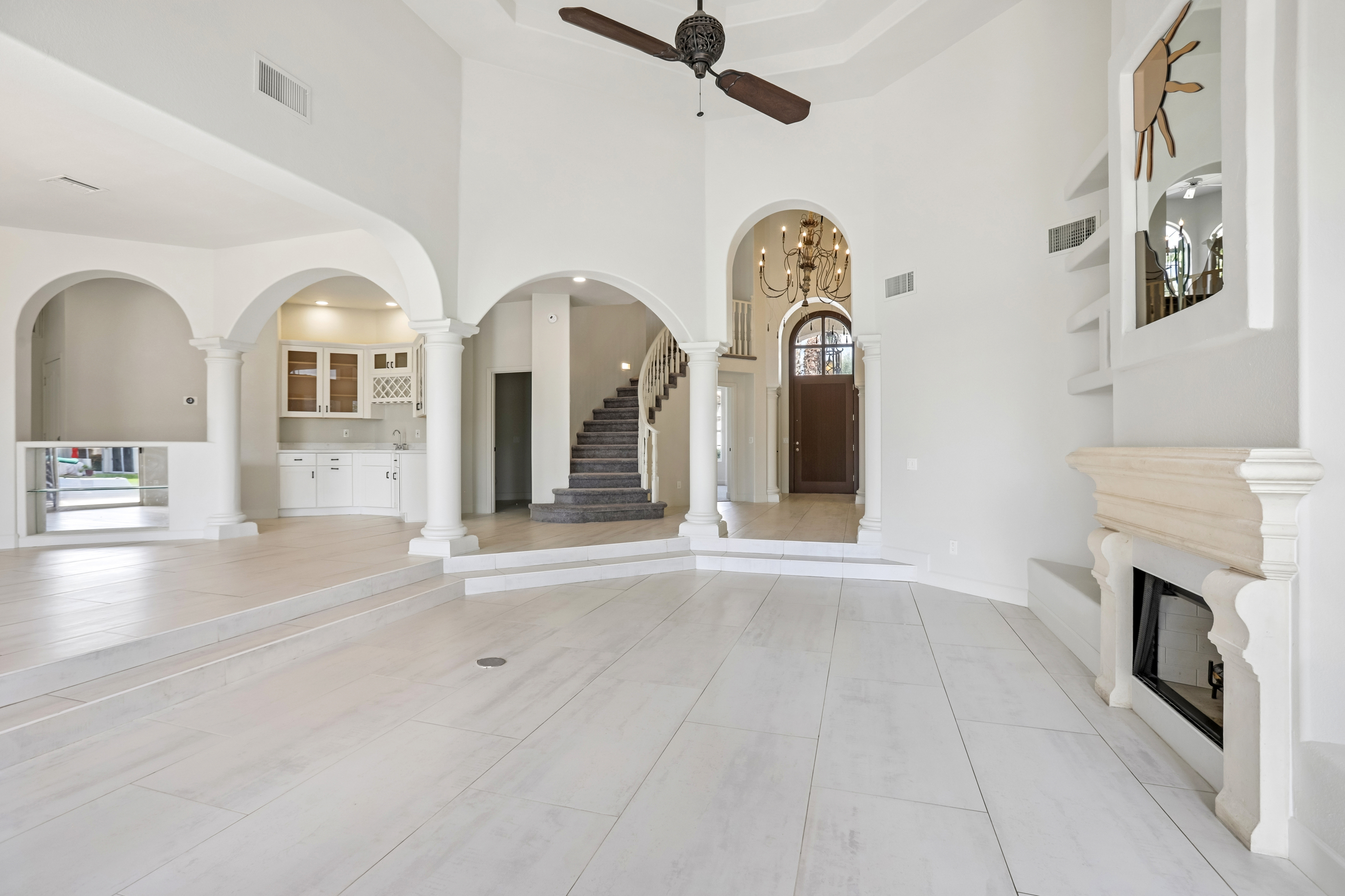 Photo 8 of 46 of 1401 W Sandpiper Dr, Gilbert, AZ