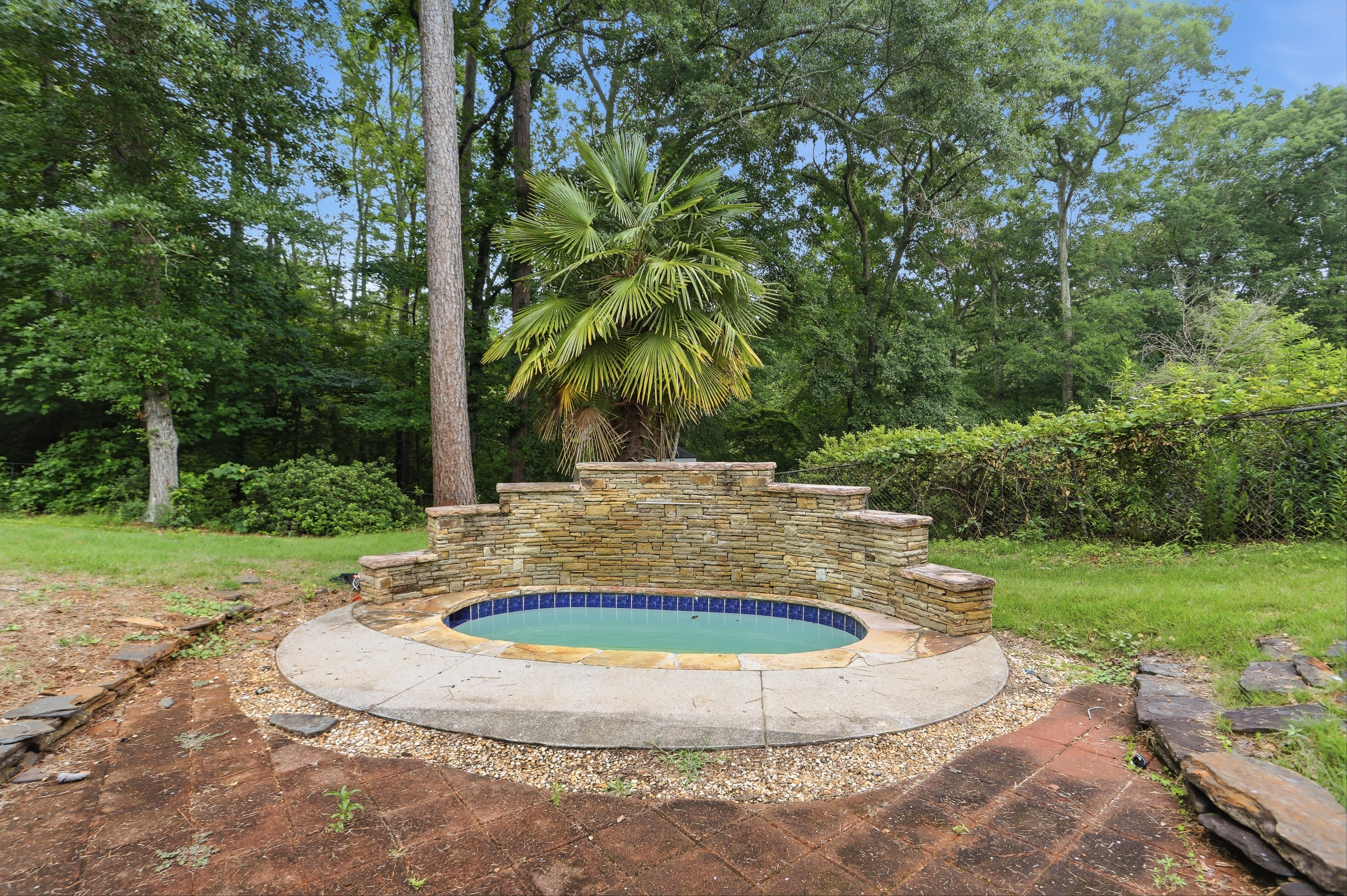Photo 54 of 58 of 3839 Cotswold Dr , Lilburn, GA