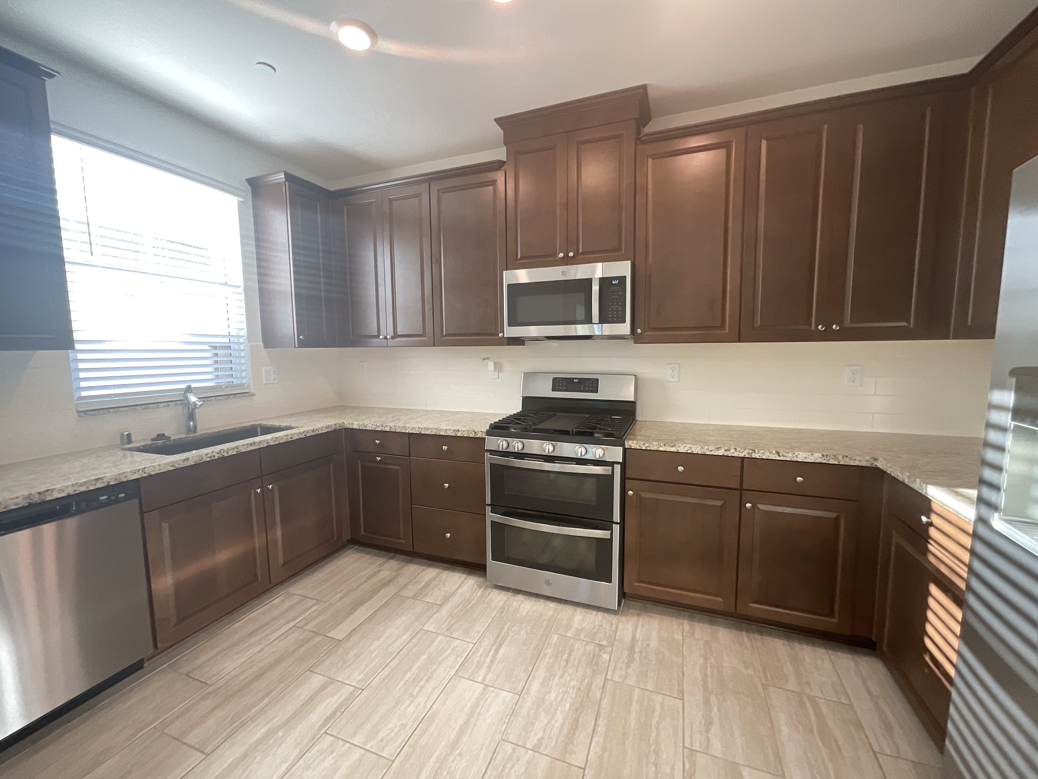 Photo 2 of 27 of 7962 Carraway Dr, Antelope, CA