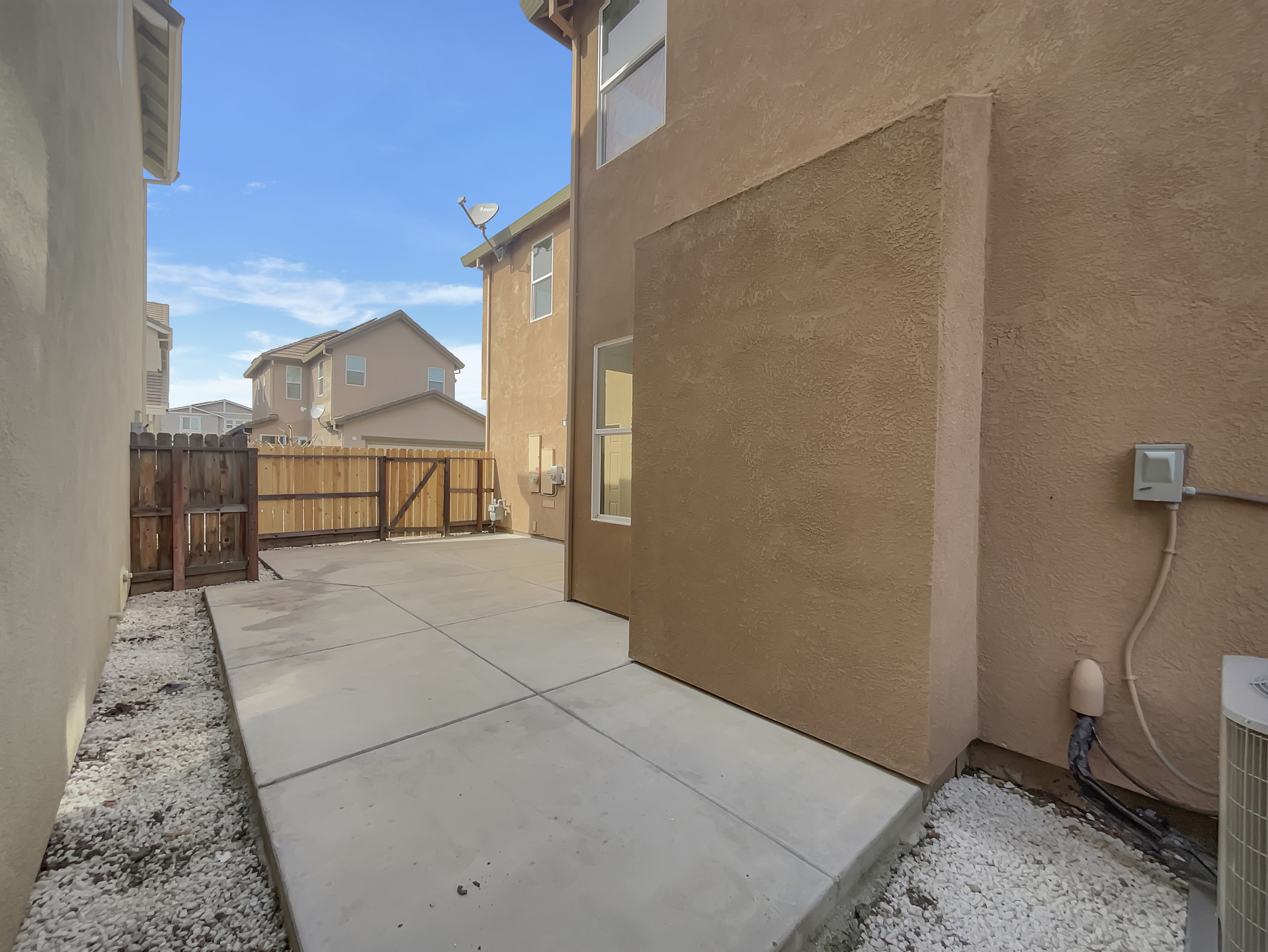 Photo 12 of 43 of 4579 Juneberry Dr, Sacramento, CA
