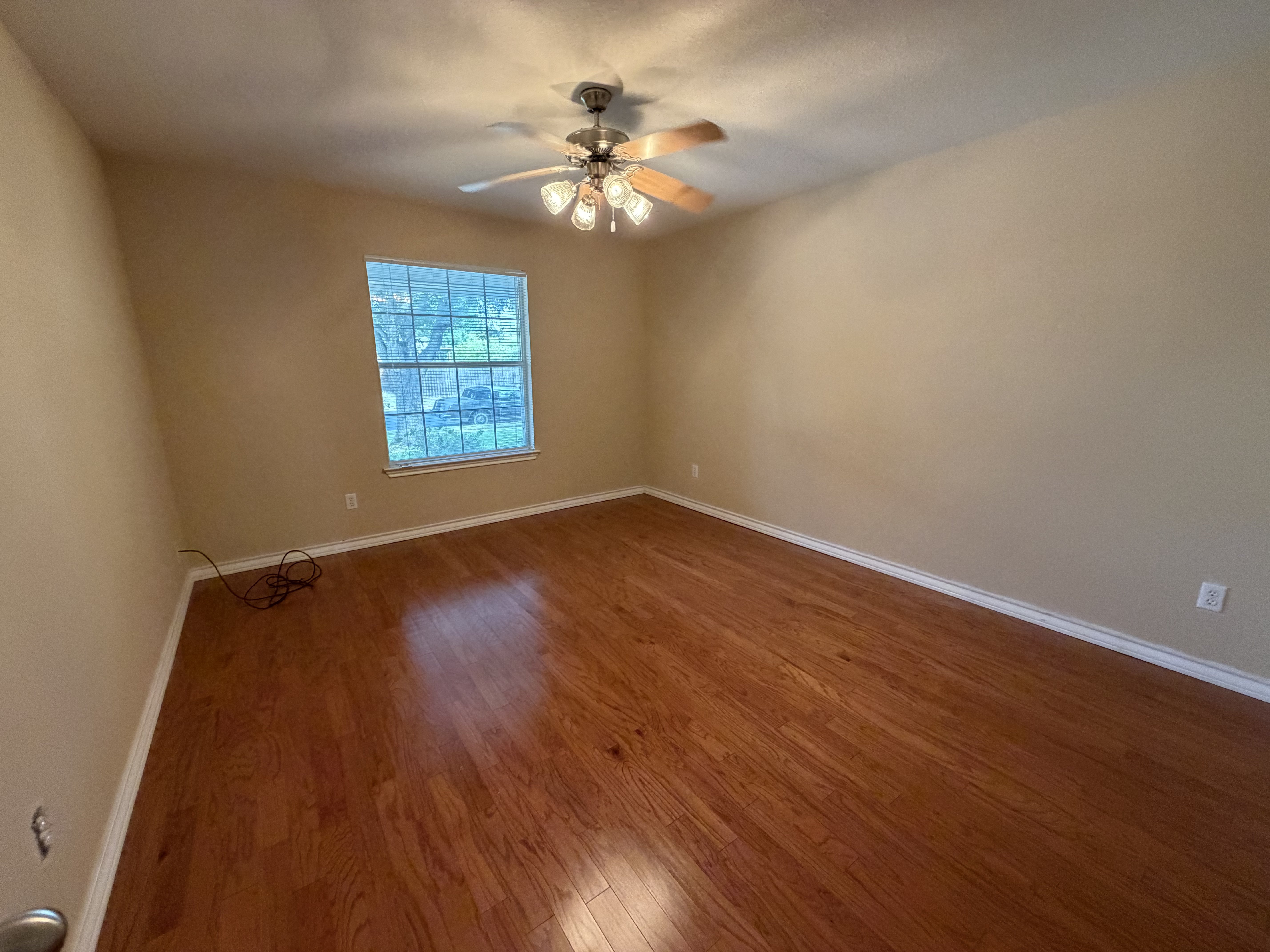 Photo 10 of 16 of 507 Decker Dr, Hutto, TX