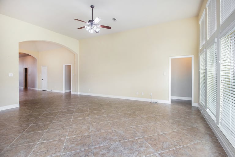 Photo 8 of 17 - 6433 Delta Crossing Ct, Rosenberg, TX 77471