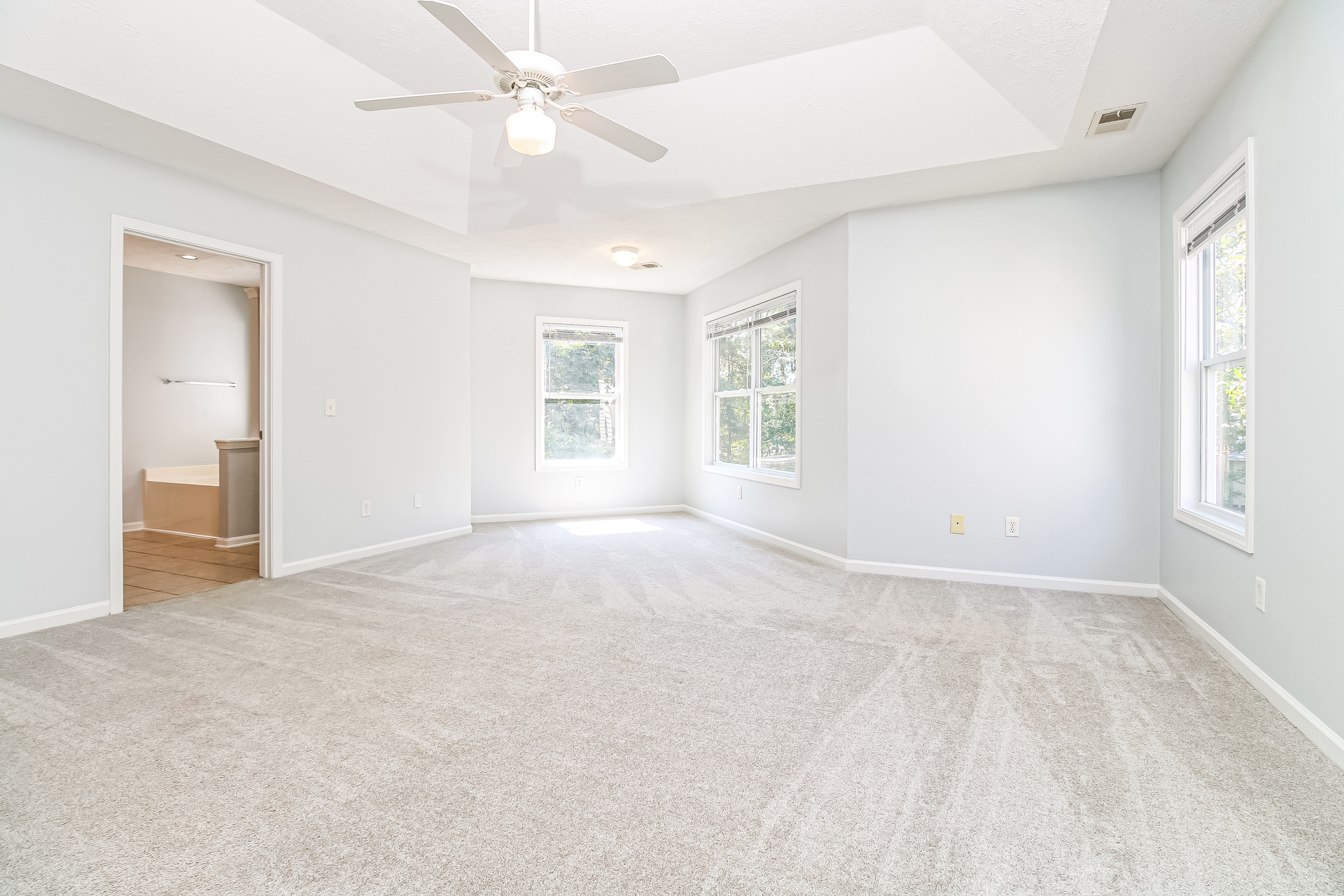 Photo 4 of 18 of 247 Brooksdale Dr, Columbia, SC