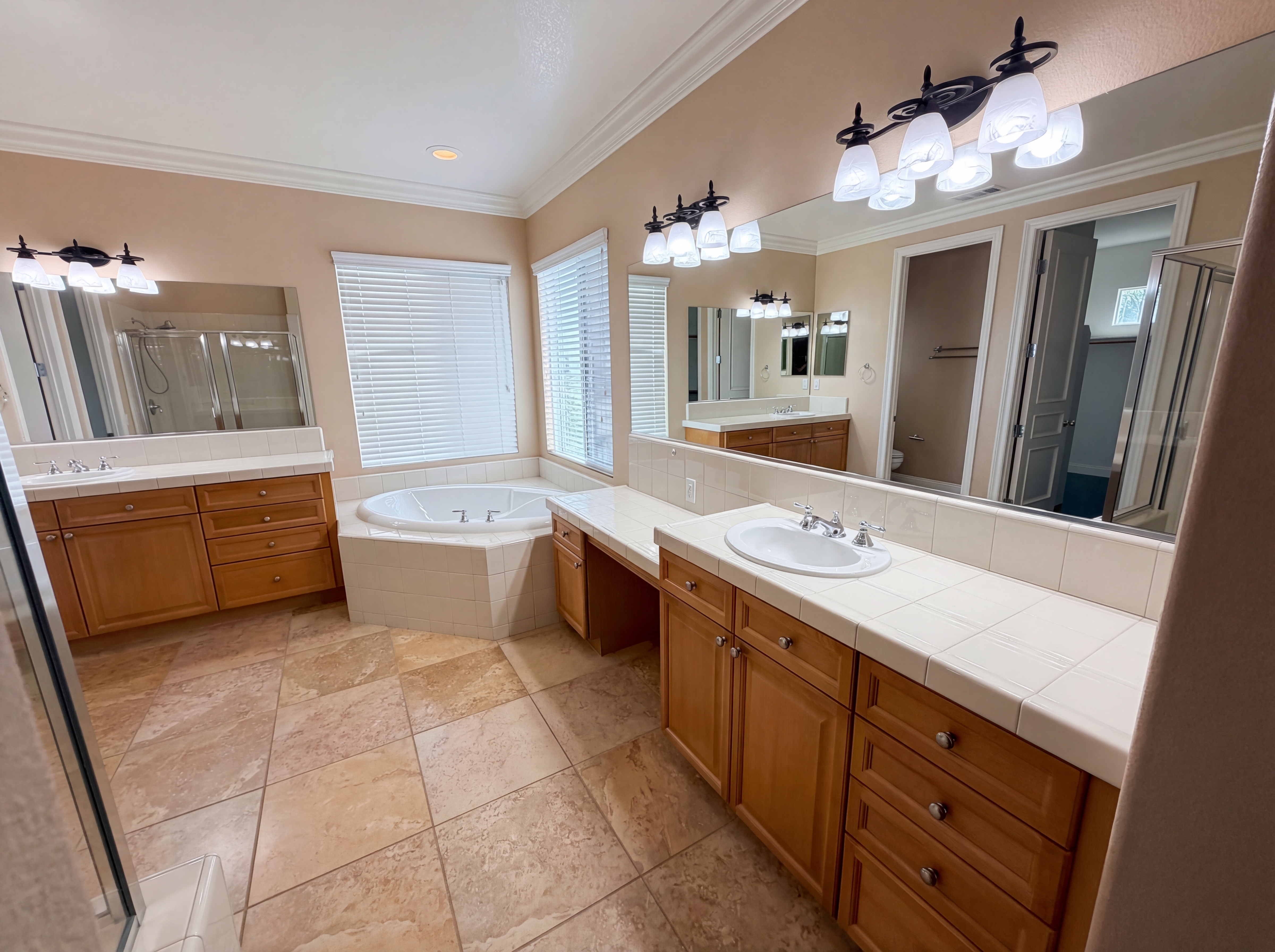 Photo 9 of 60 of 23 Plaza Modena, Lake Elsinore, CA