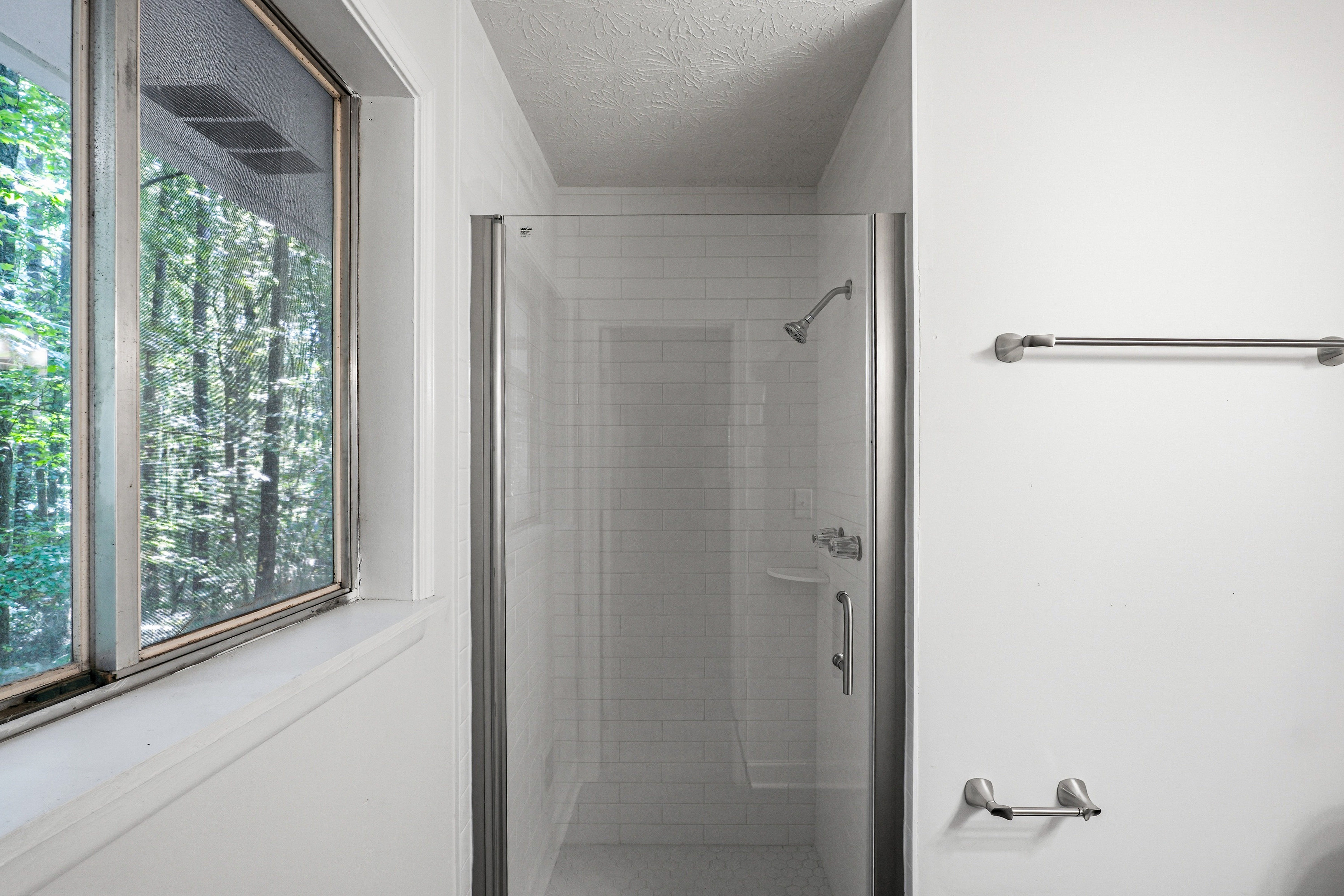Photo 15 of 29 of 7052 Lodgepole Dr, Morrow, GA
