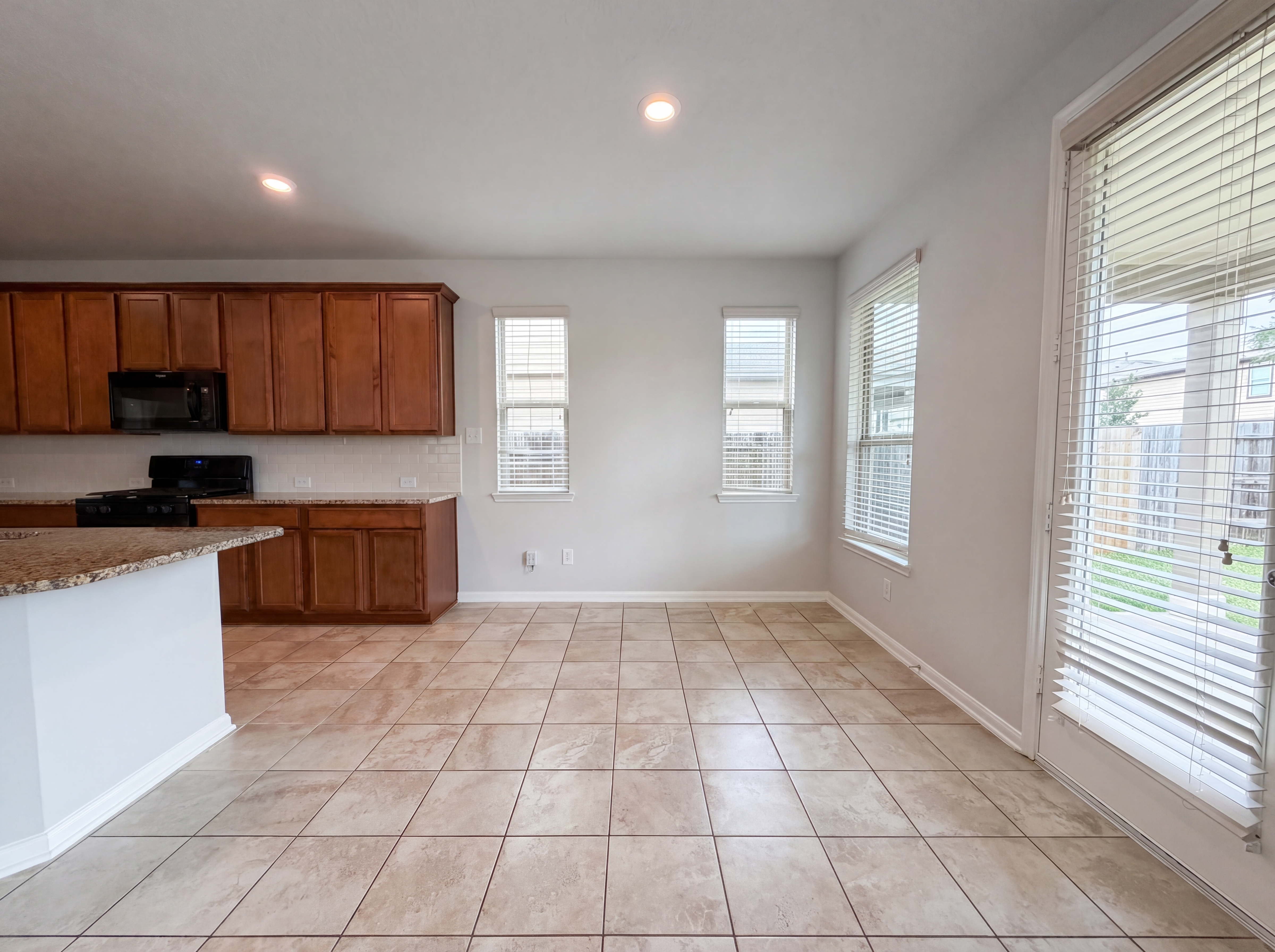 Photo 6 of 24 of 4022 Lake Cypress Cir, Houston, TX