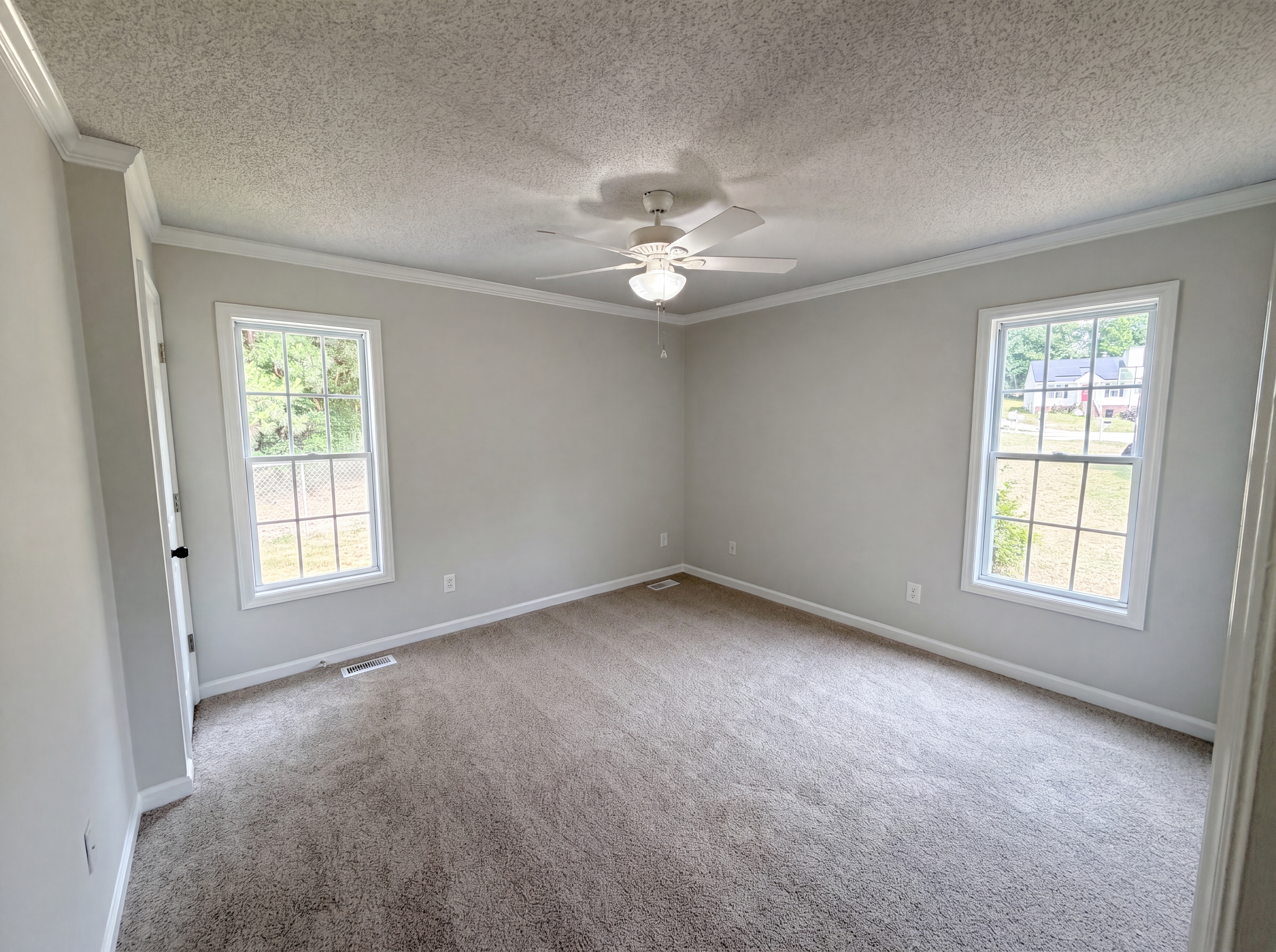 Photo 4 of 16 of 1024 Laurel Leaf Rd, Zebulon, NC