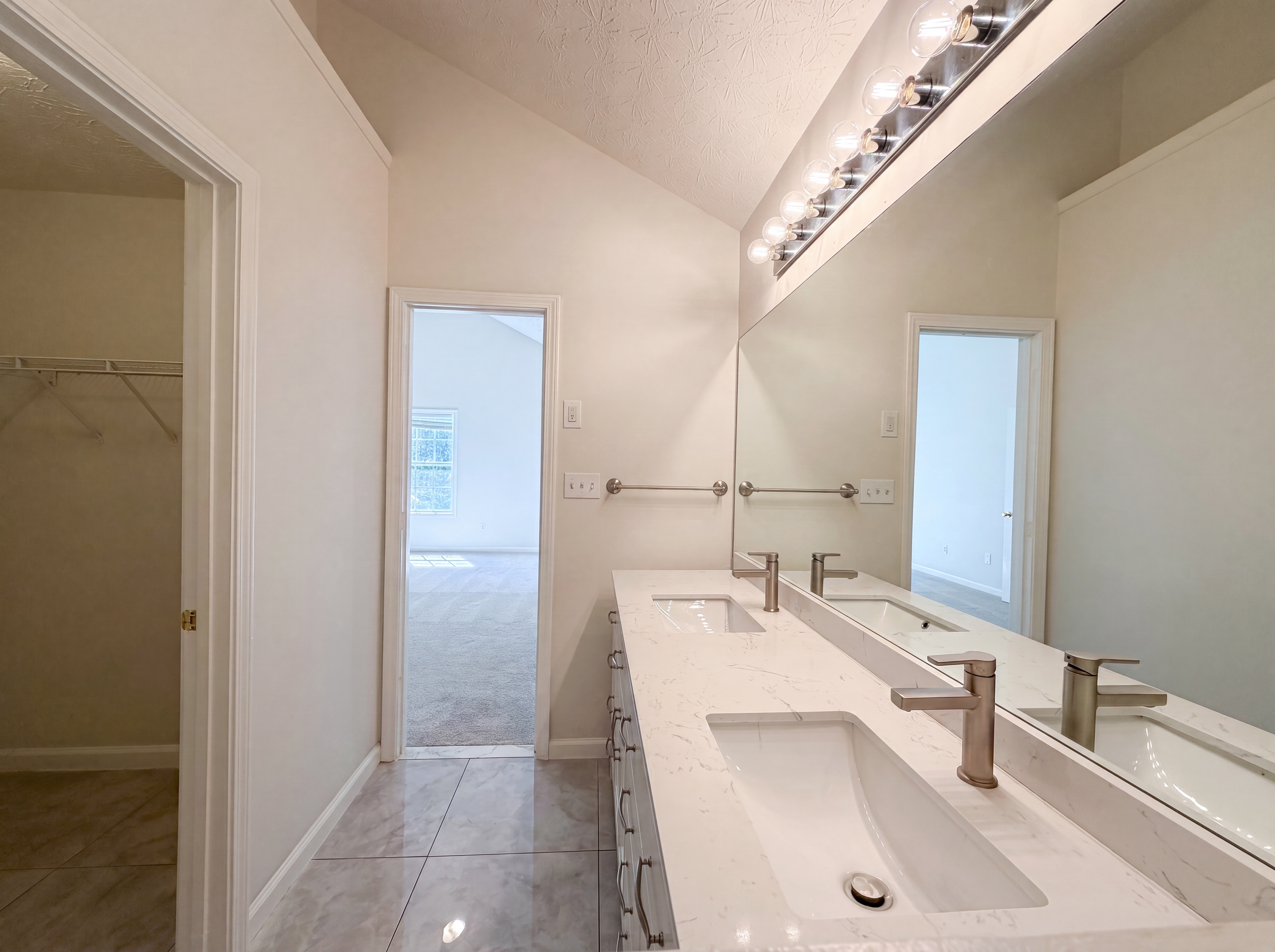 Photo 16 of 25 of 6774 Fairfax Ct, Lithonia, GA