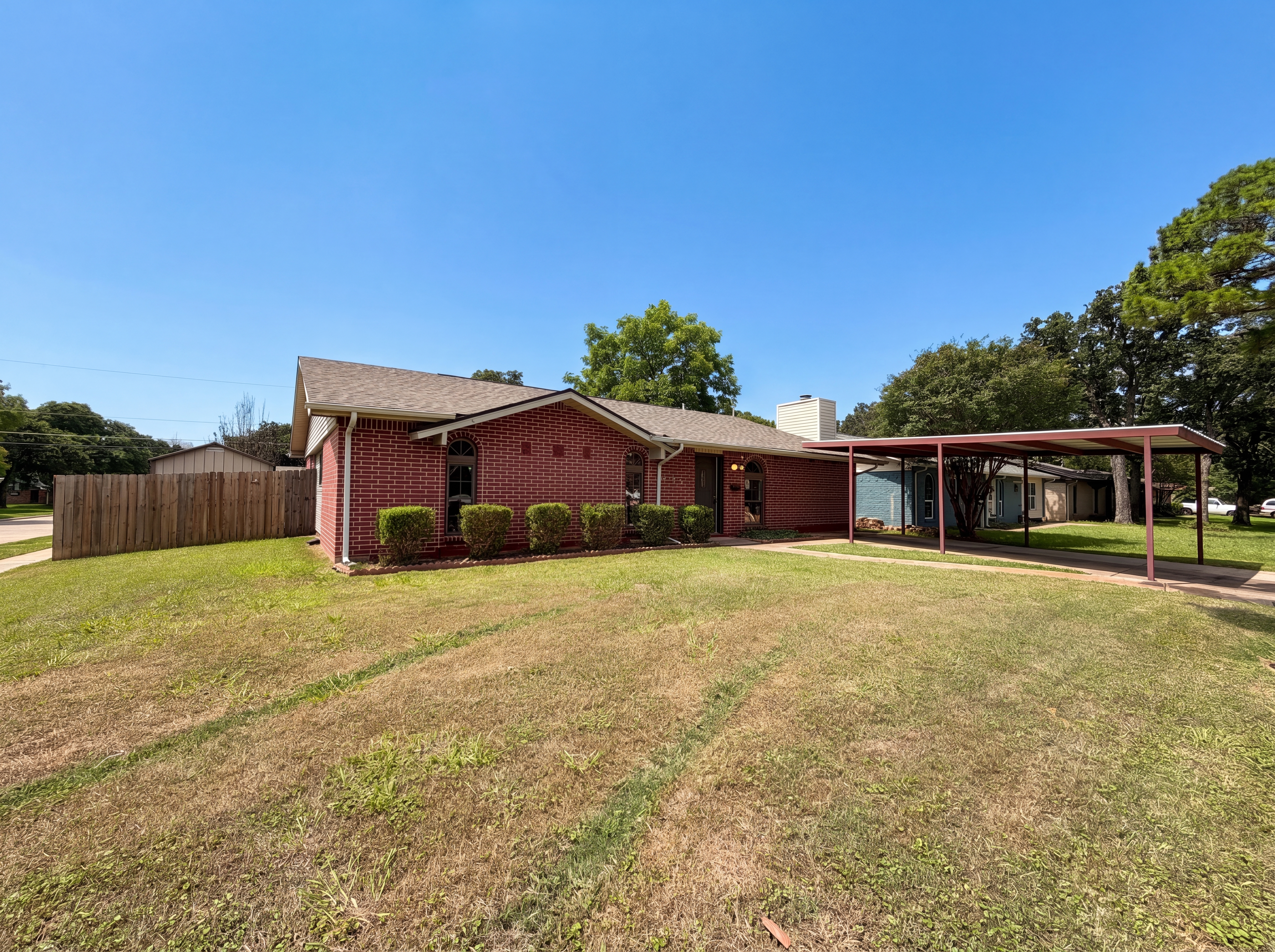 Photo 25 of 29 of 1102 Hillwood Dr, Lewisville, TX