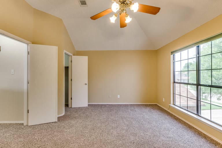 Photo 16 of 26 - 935 Boxwood Dr, Lewisville, TX 75067