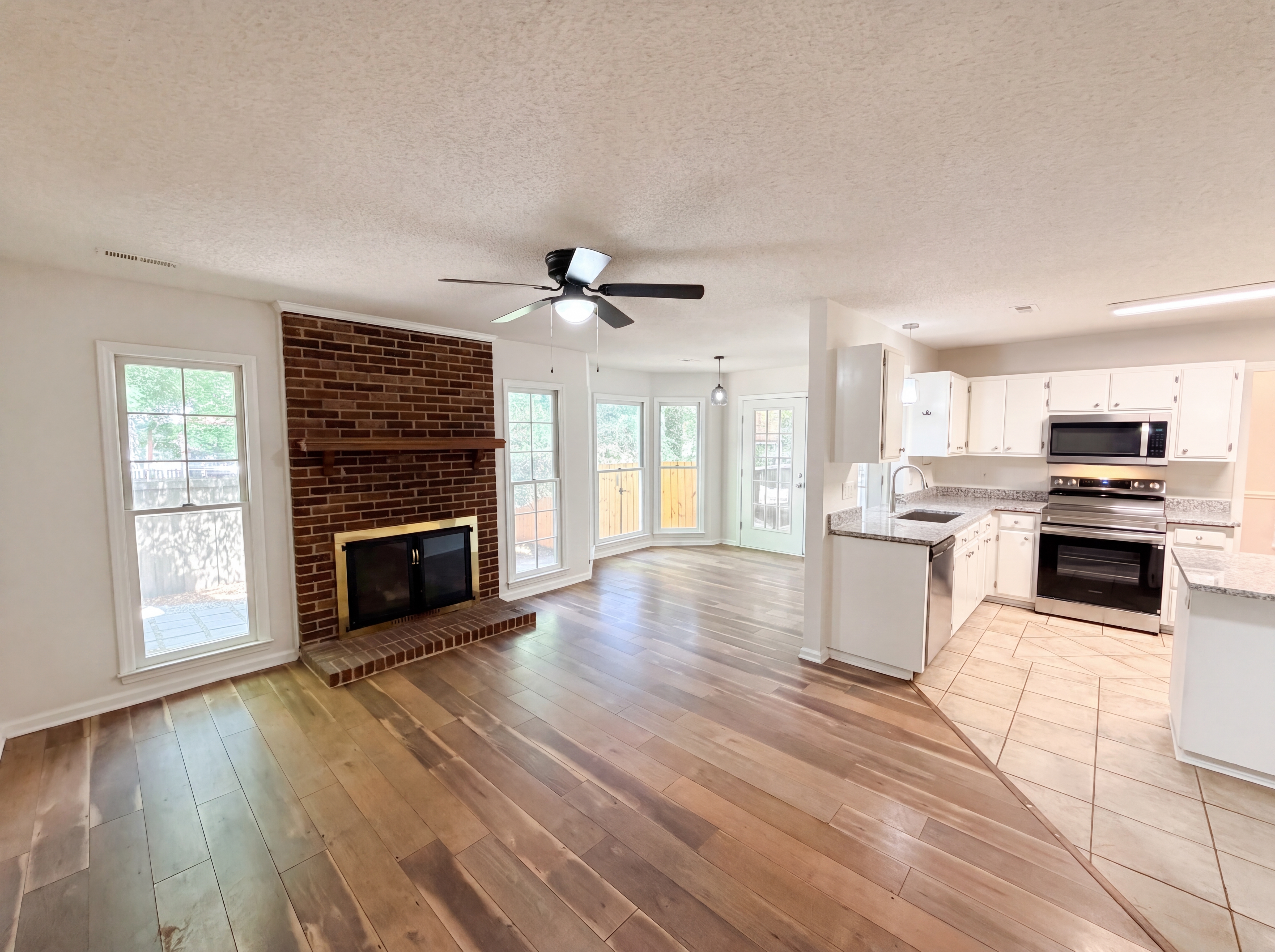 Photo 11 of 19 of 13622 Tynecastle Ln, Matthews, NC