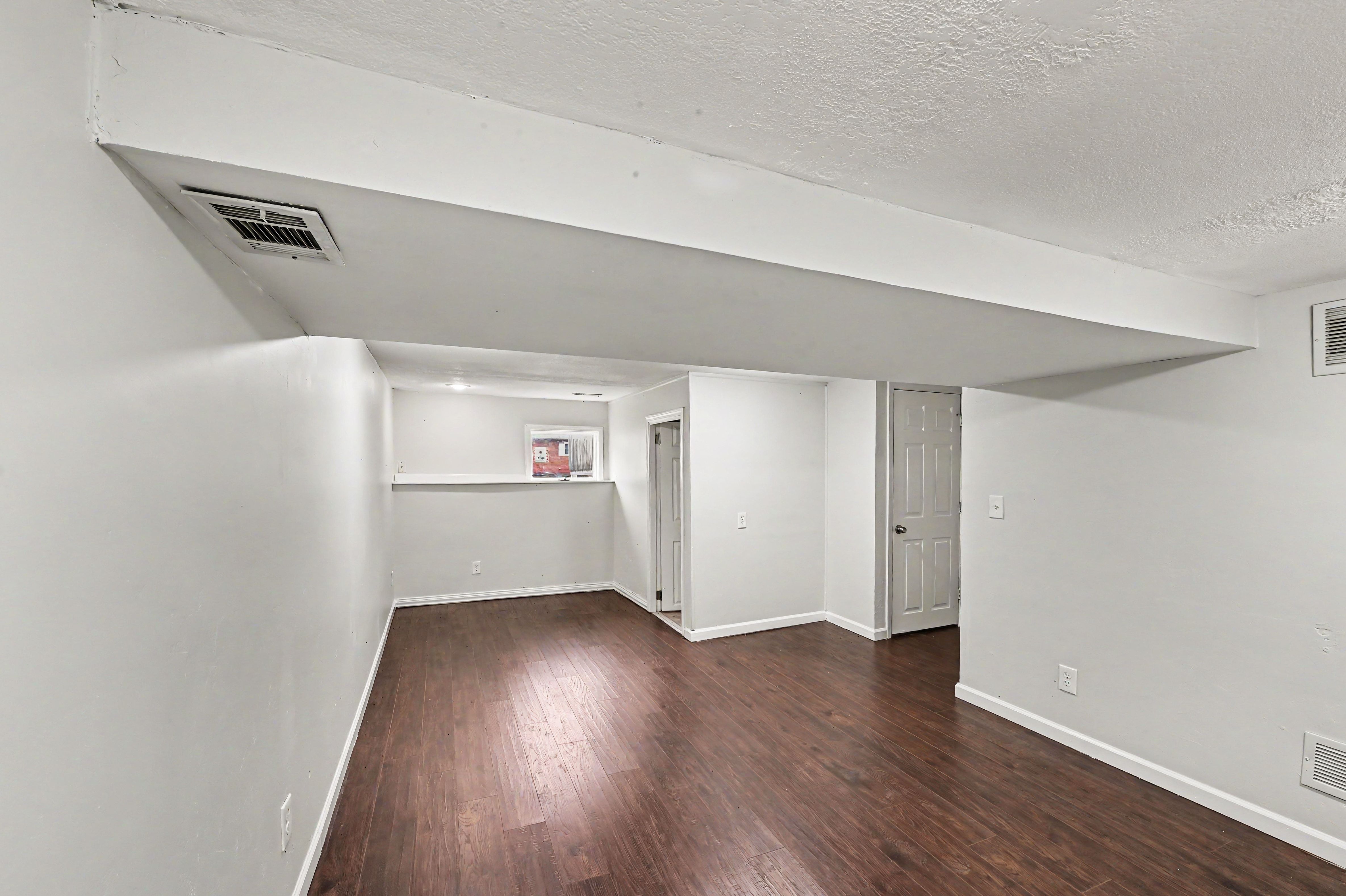 Photo 18 of 20 of 613 W Hulett St, Edgerton, KS