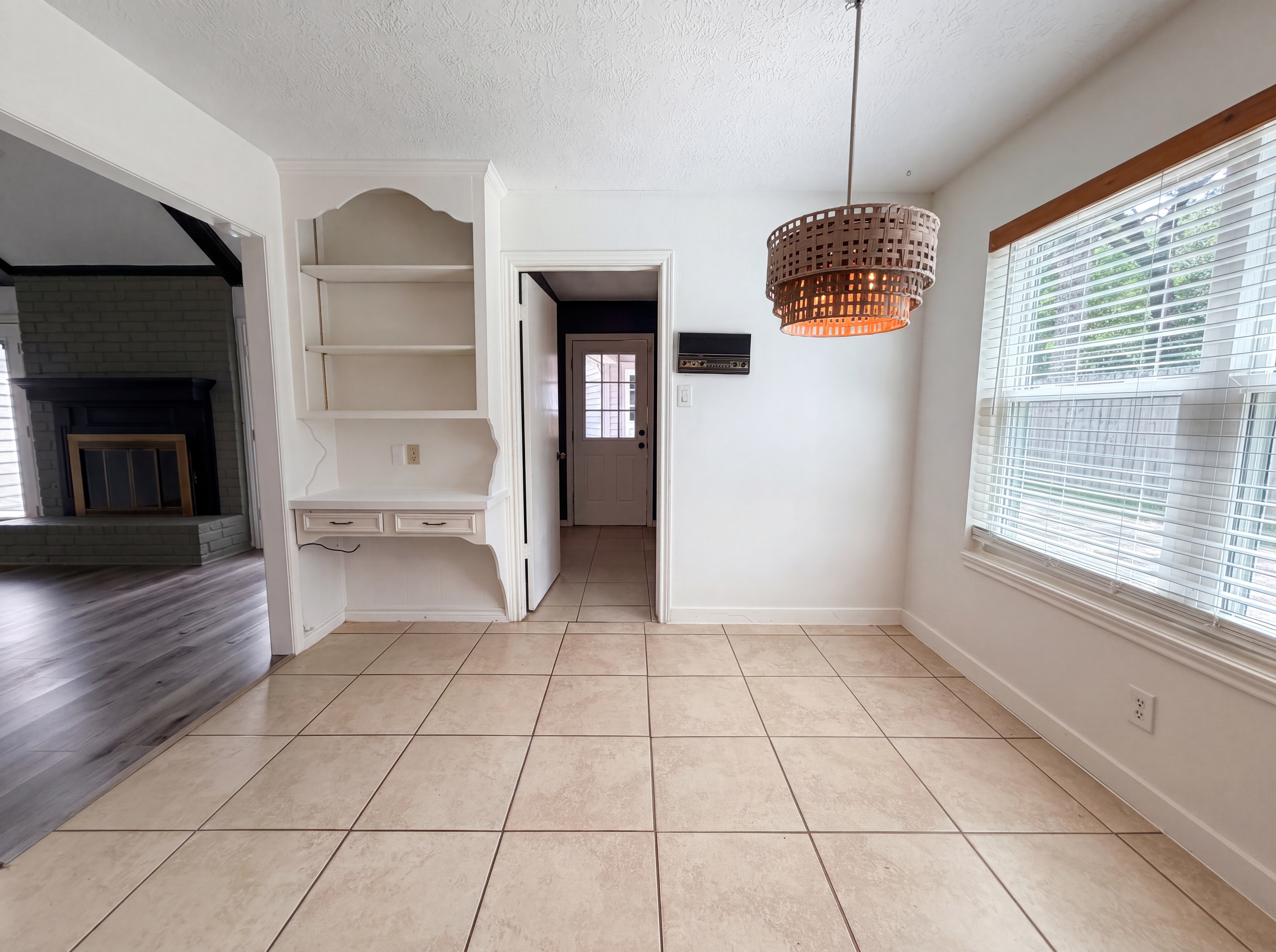 Photo 8 of 24 of 7807 Bideford Ln, Houston, TX