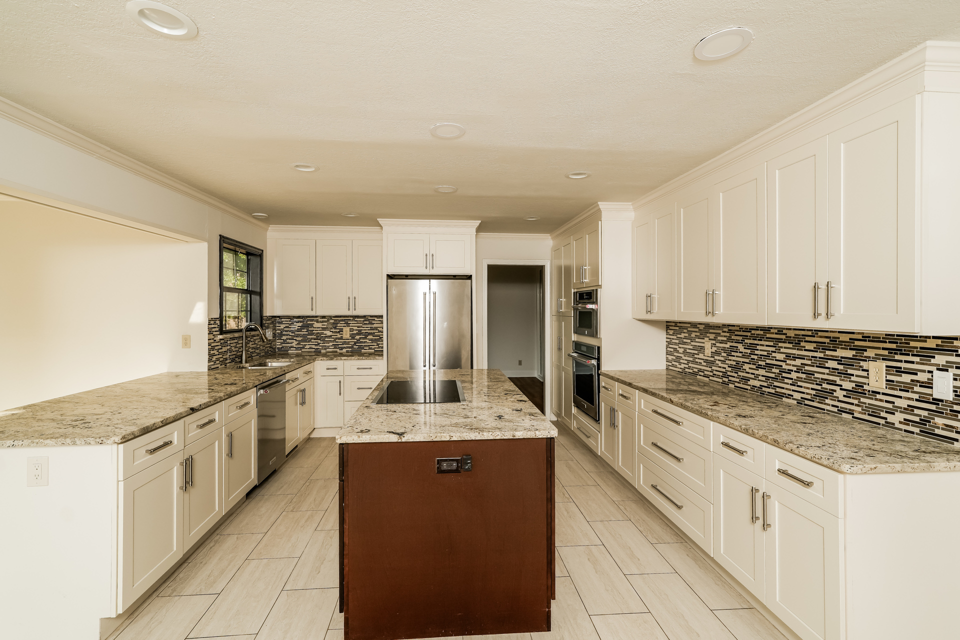 Photo 6 of 22 of 6605 E 65th St, Tulsa, OK