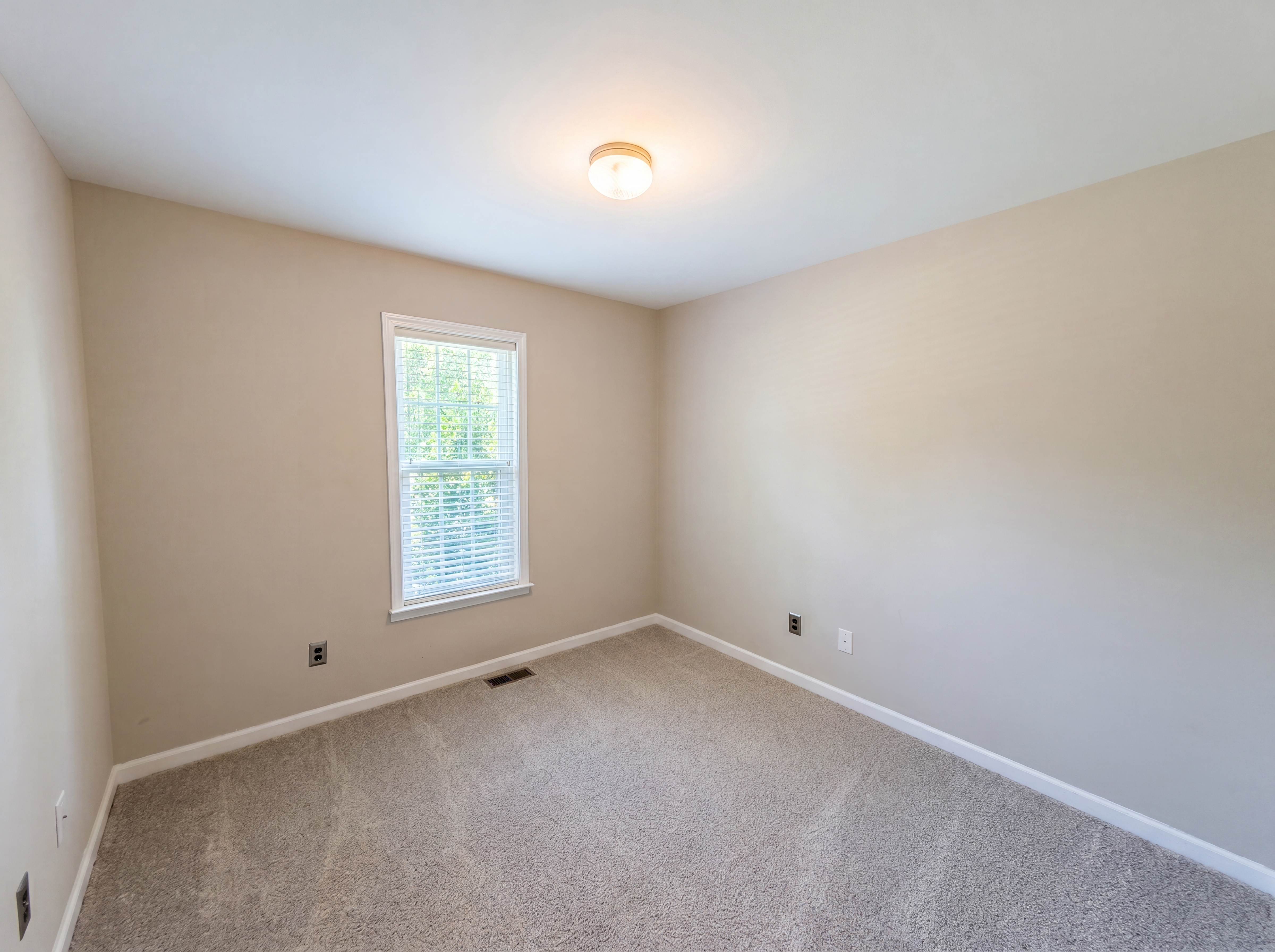 Photo 8 of 14 of 2137 Sterling Creek Ln, Franklinton, NC