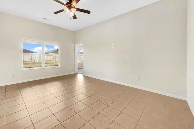 Property photo 3 of 5122 Breezy Parke Ln