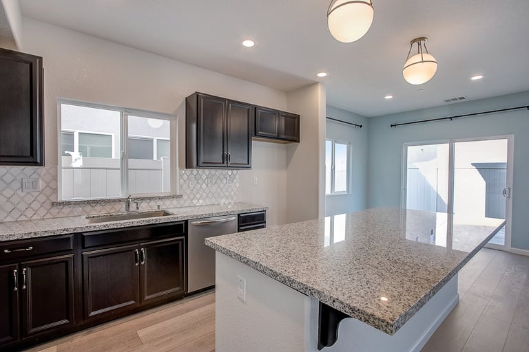 Photo 14 of 30 - 1321 Harvest Glen Way, Sacramento, CA 95834