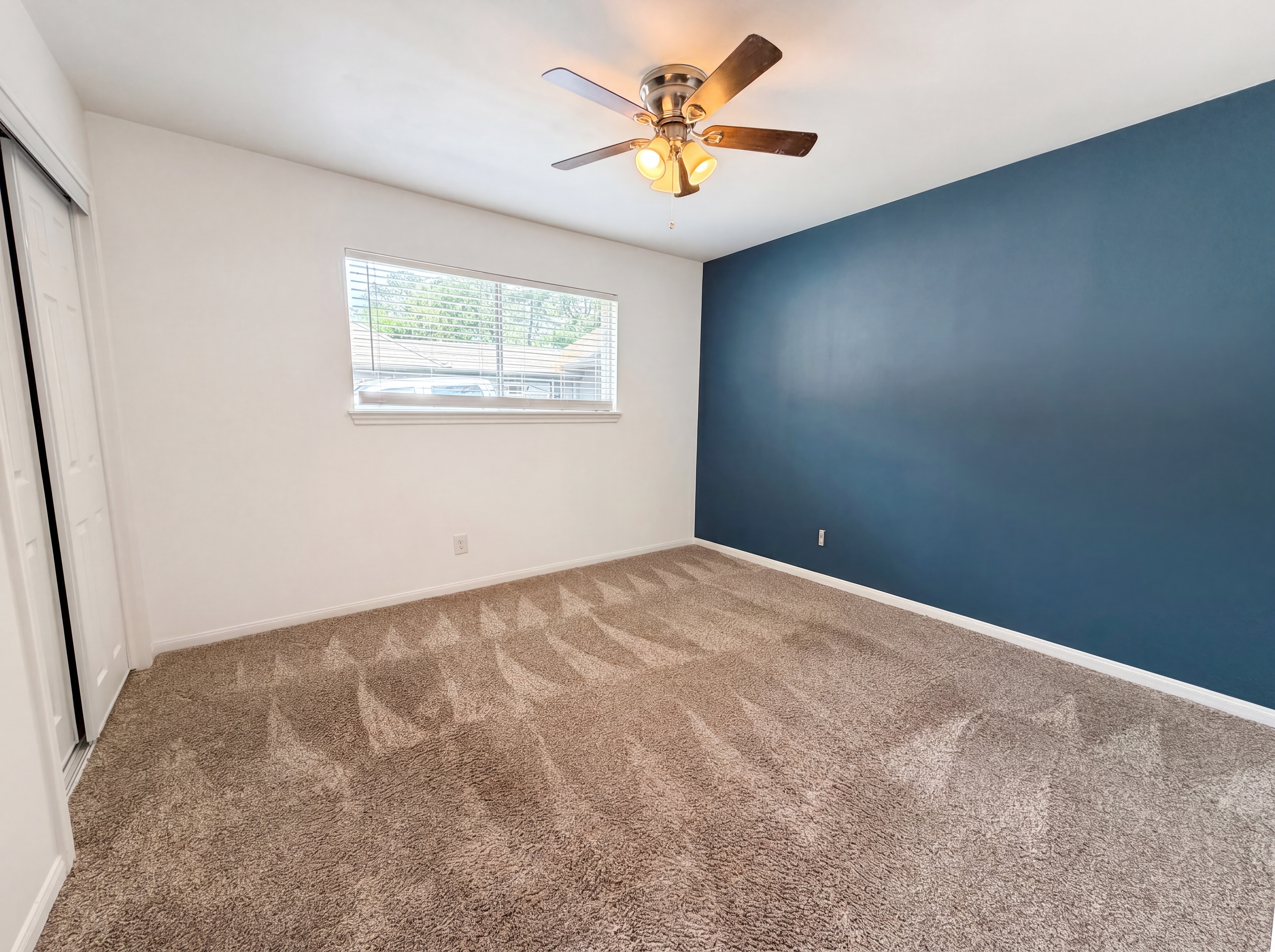Photo 14 of 24 of 7807 Bideford Ln, Houston, TX