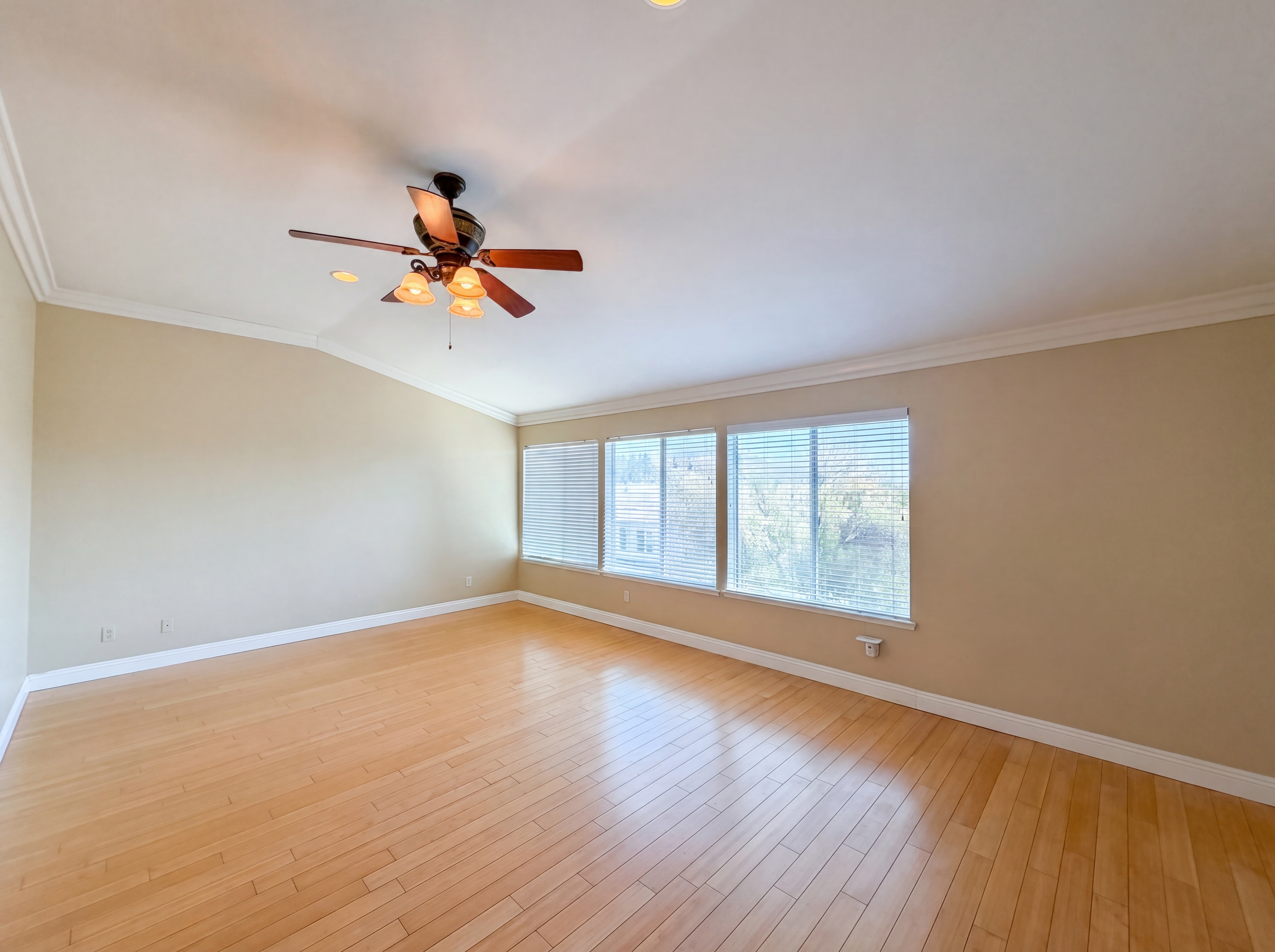 Photo 9 of 21 of 27801 Canyon Hills Way, Murrieta, CA