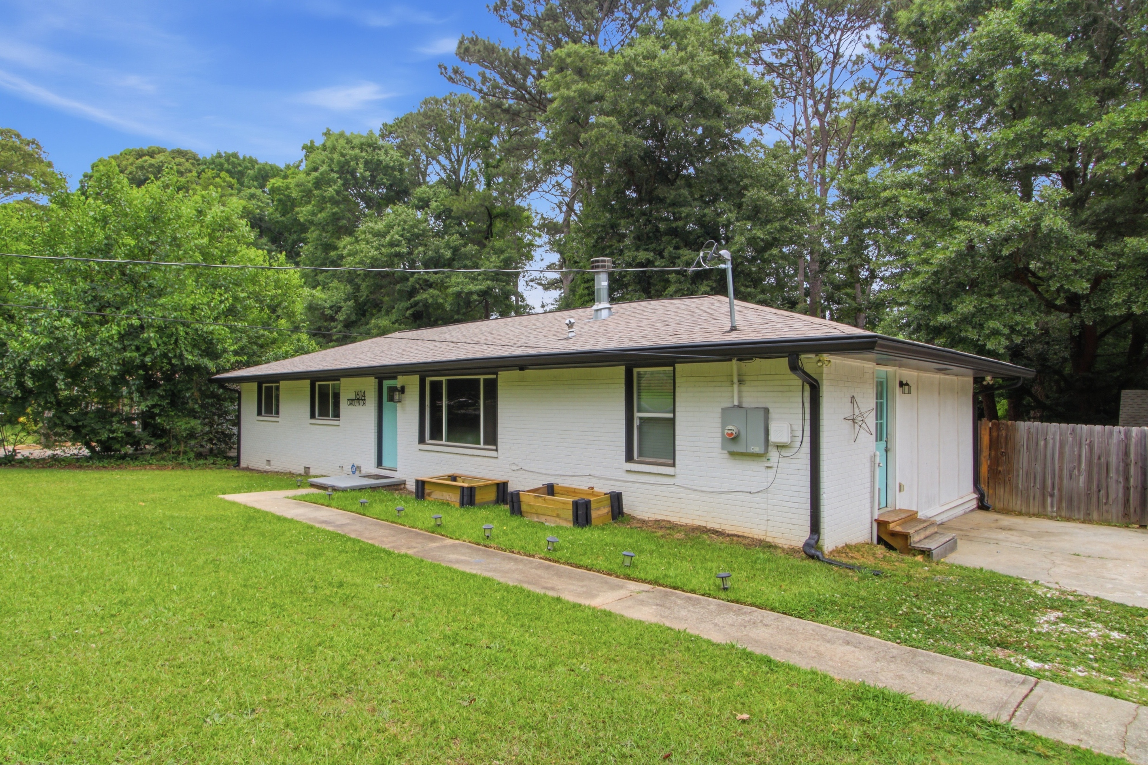 Photo 7 of 29 of 1614 Carolyn Dr, Stone Mountain, GA