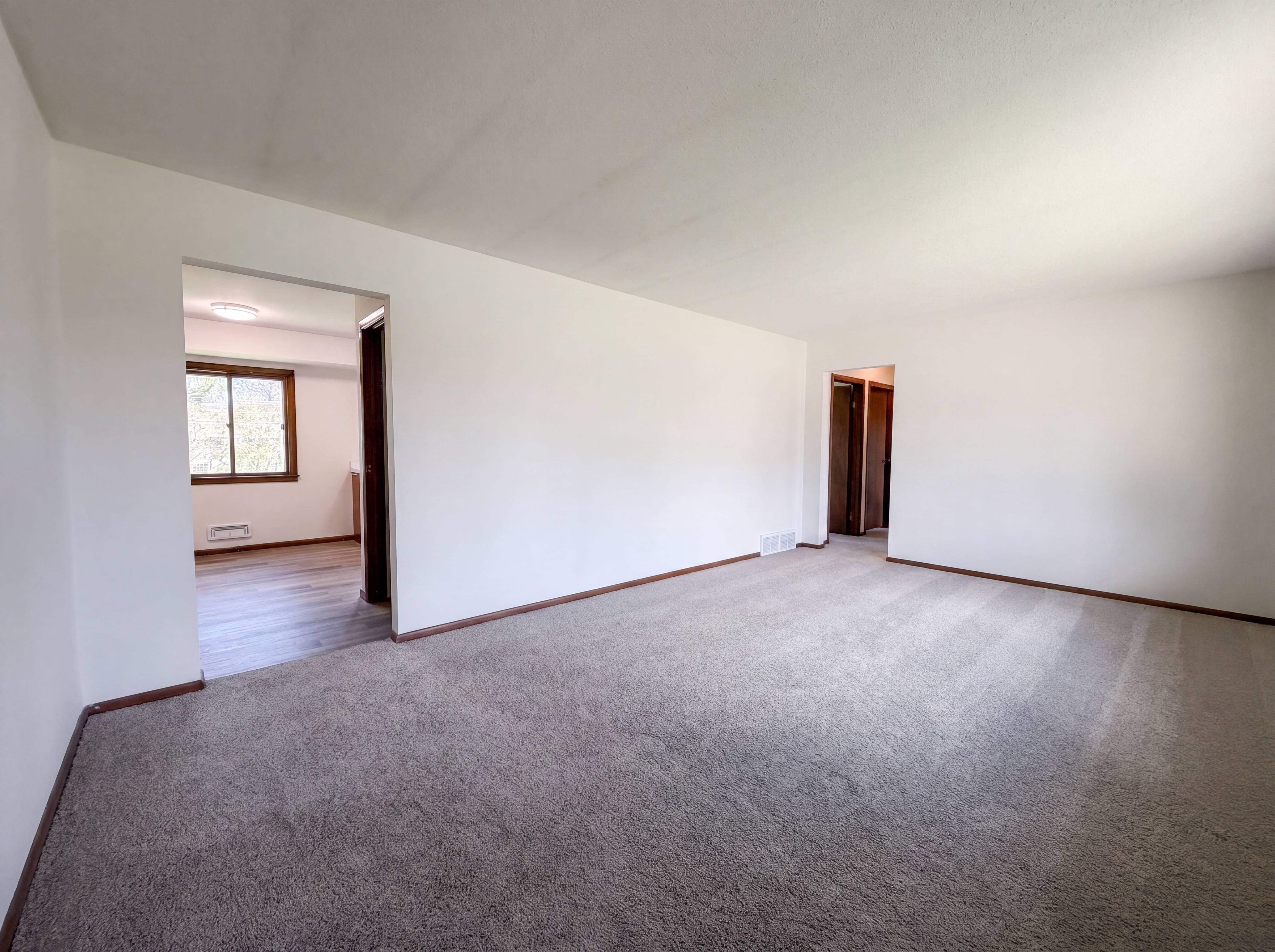Photo 8 of 16 of 8183 Henslowe Ave S, Cottage Grove, MN