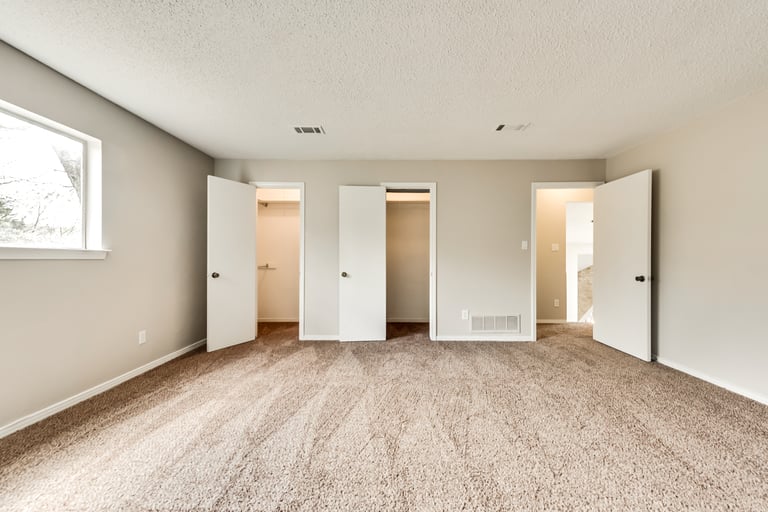 Photo 24 of 32 - 4606 Ashbrook Rd, Dallas, TX 75227