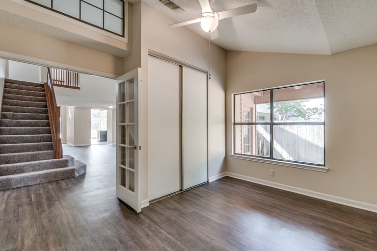 Photo 10 of 24 - 9746 Quiet Lk, San Antonio, TX 78254