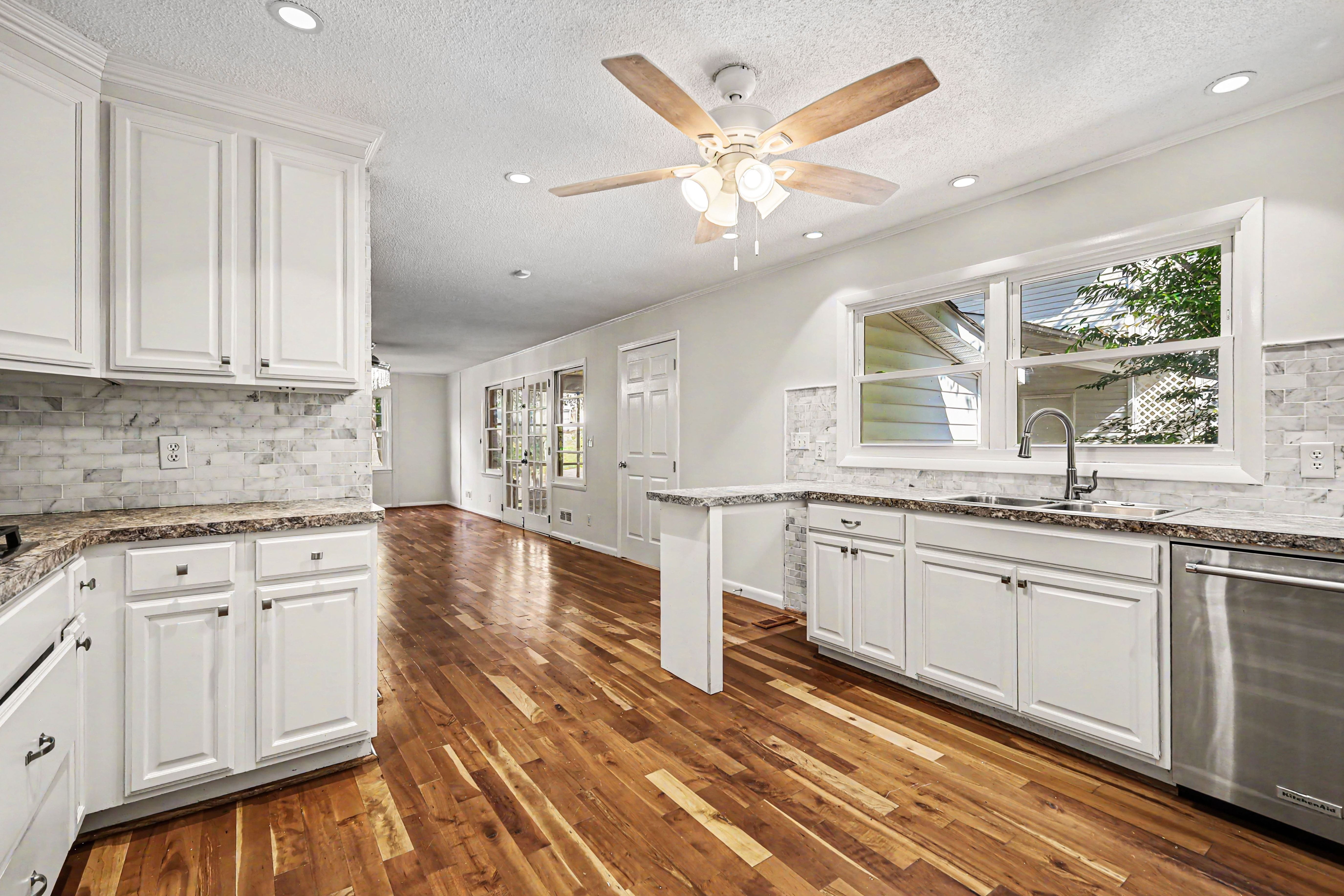Photo 2 of 23 of 211 Windsor Dr, Shelby, NC
