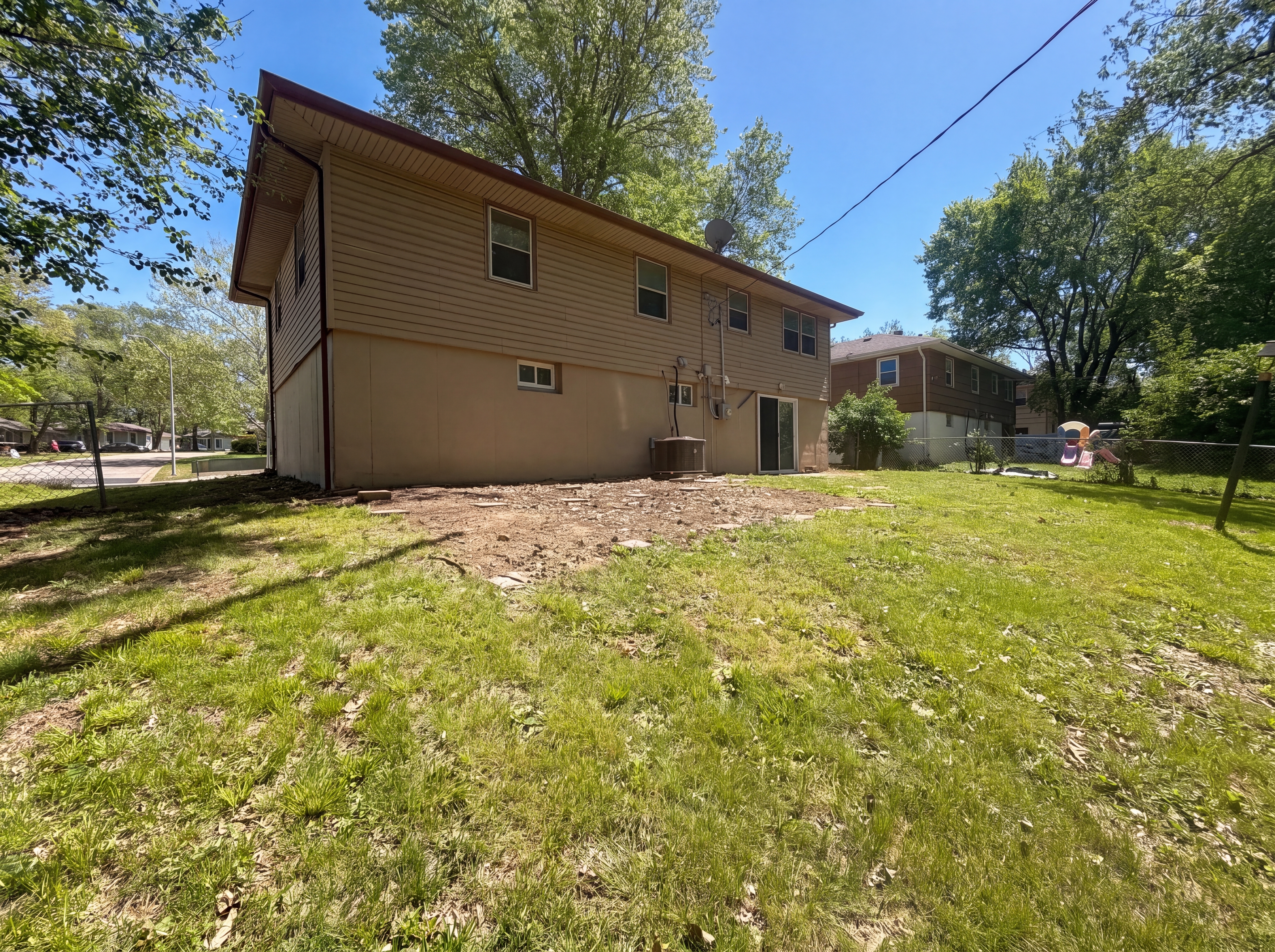 Photo 15 of 18 of 9716 Hardesty Ave, Kansas City, MO