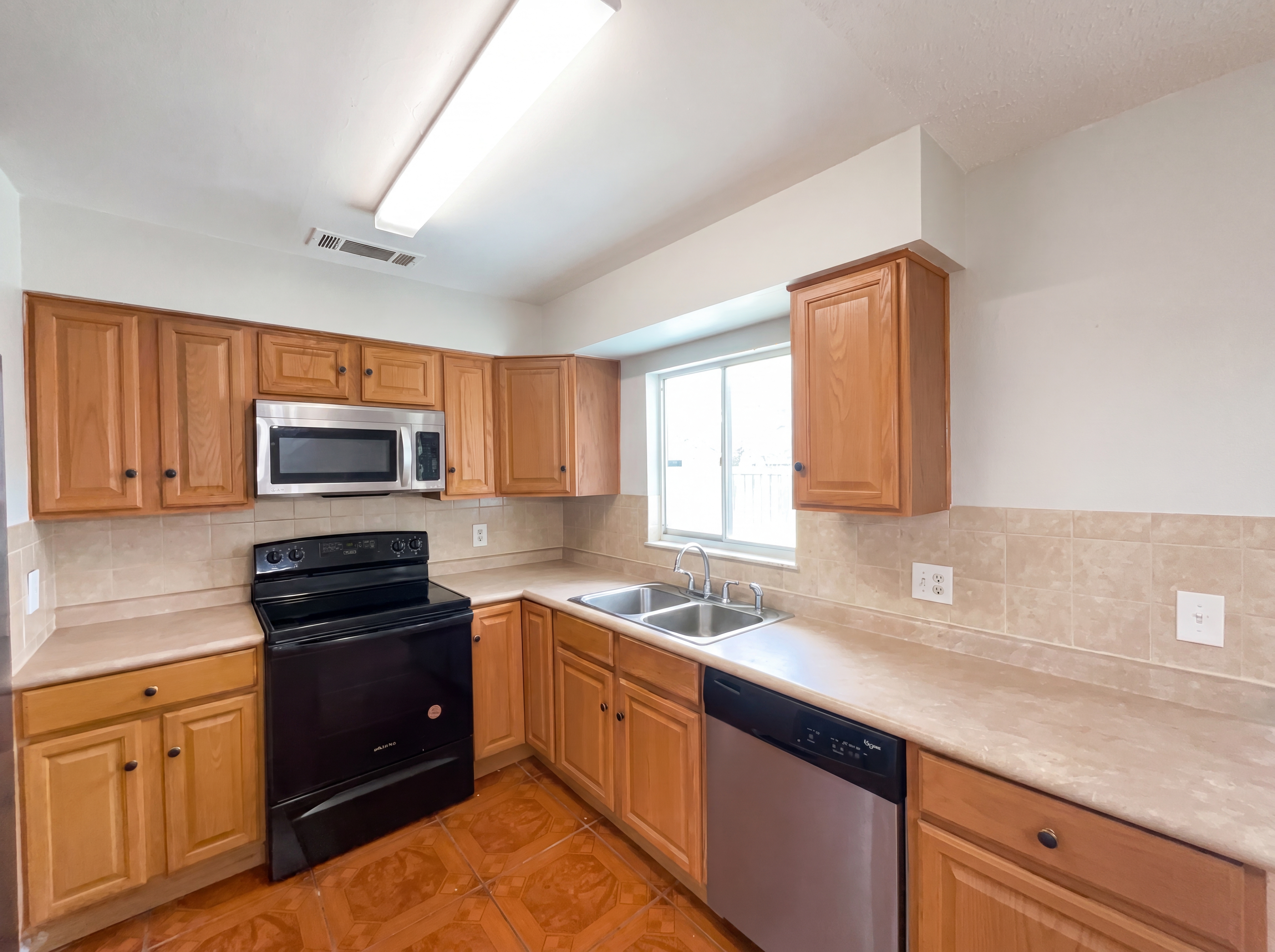 Photo 8 of 27 of 4805 Beacon St, Orlando, FL
