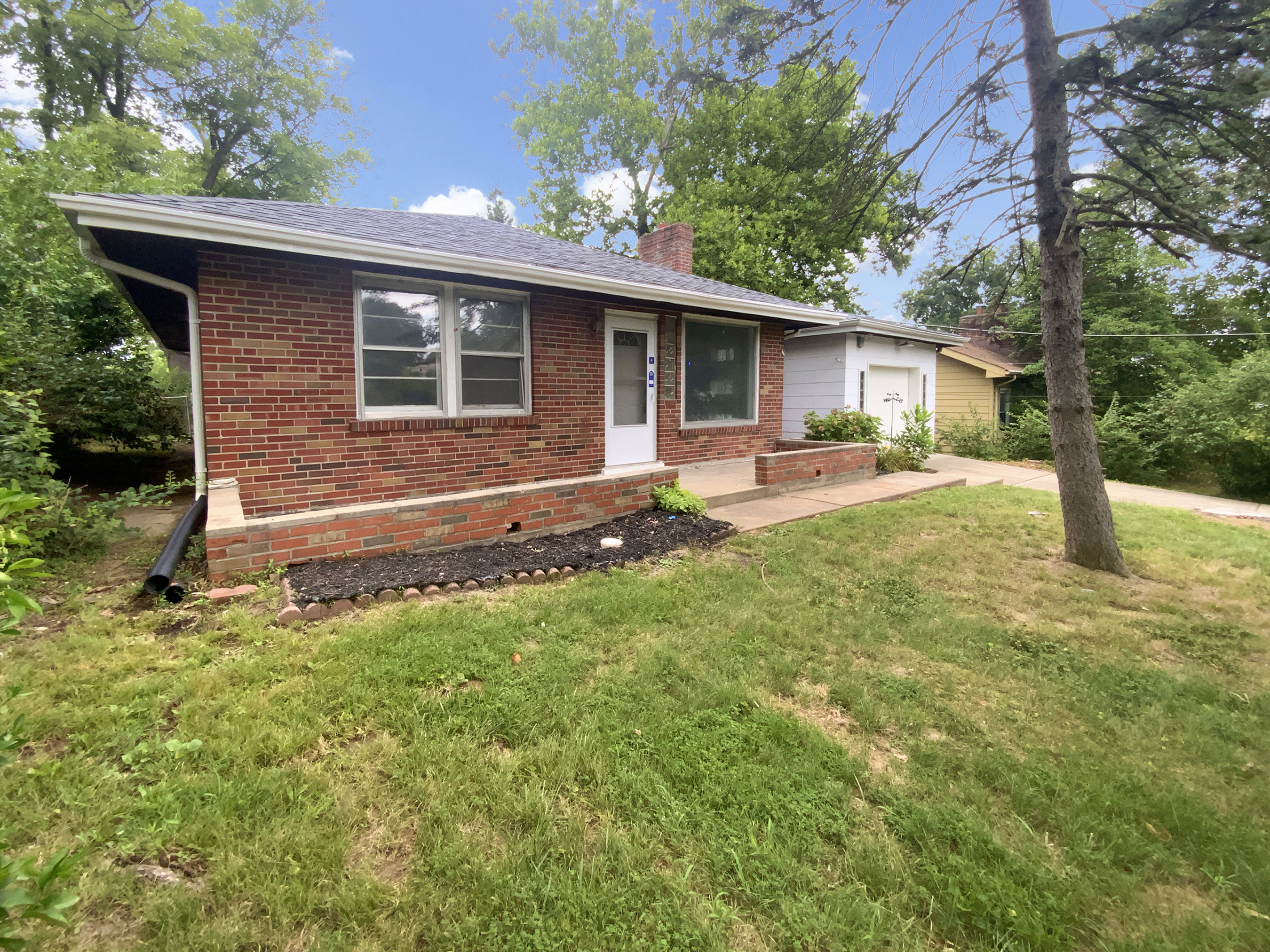 Photo 10 of 19 of 4127 Burnett Ave, Saint Louis, MO