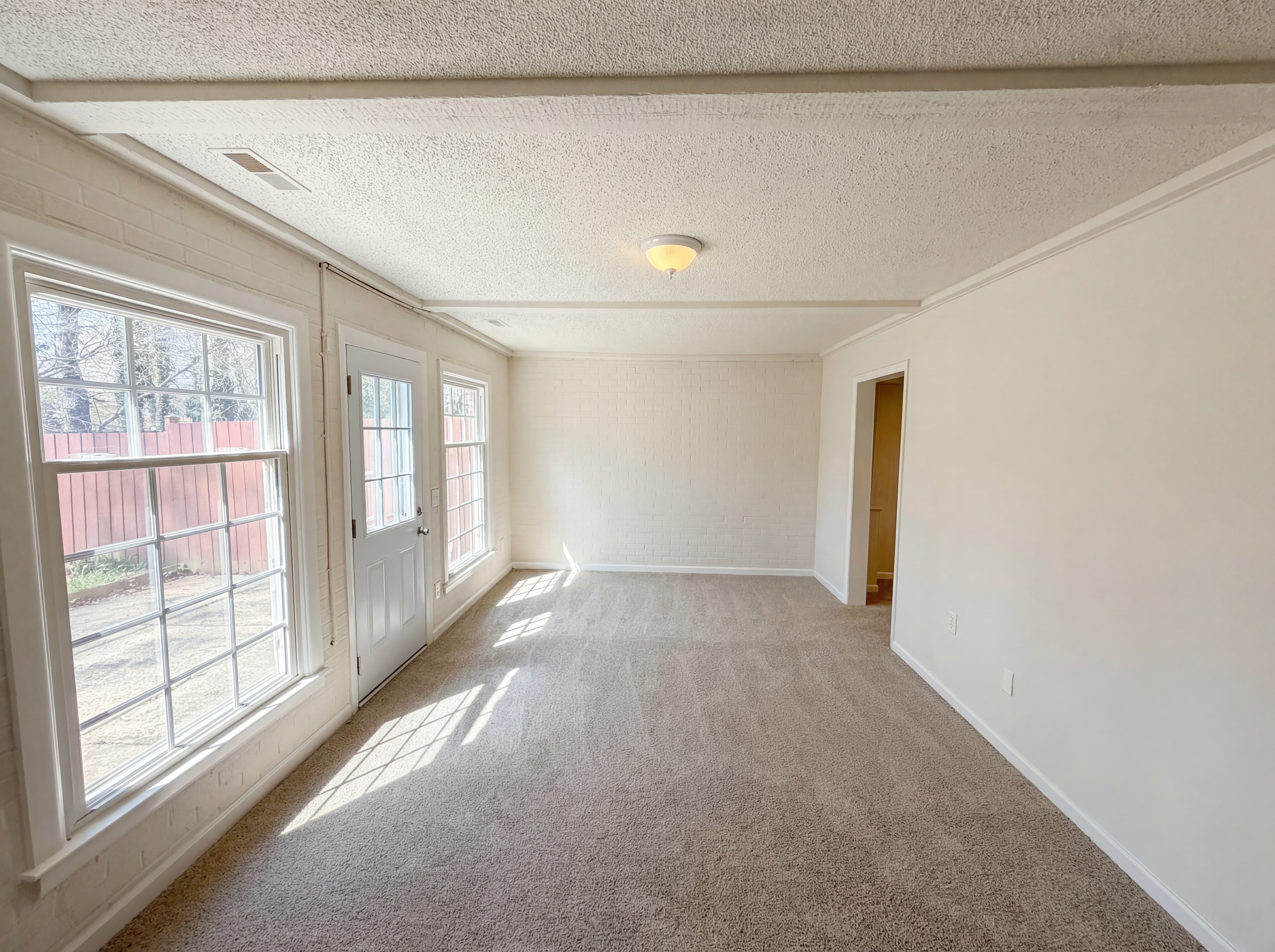 Photo 15 of 23 of 4050 Huntingreen Ln, Winston Salem, NC