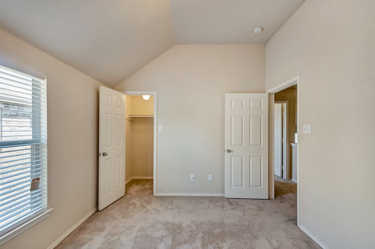 Photo 23 of 28 - 6035 Cedar Glen Dr, Grand Prairie, TX 75052