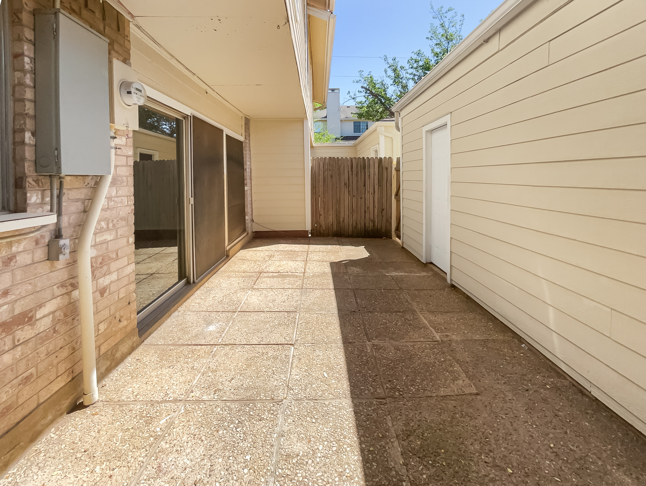 Photo 14 of 32 of 1985 Shorewood Dr, Grapevine, TX