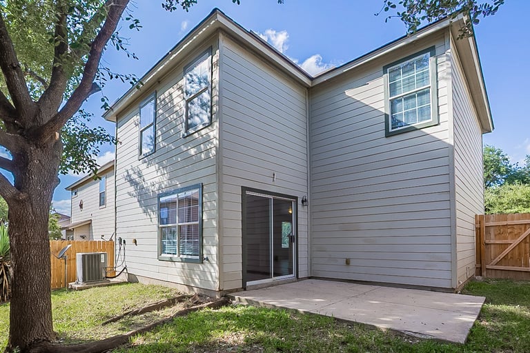 Photo 7 of 21 - 956 Marble Pt, San Antonio, TX 78251