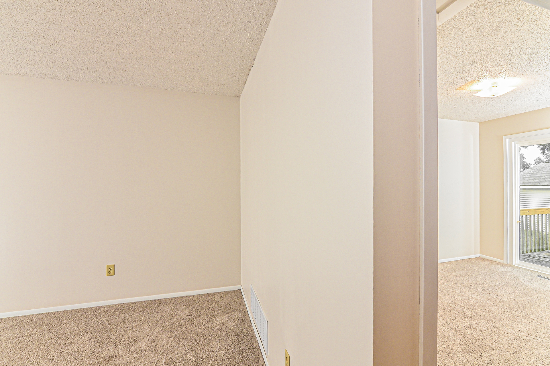 Photo 17 of 22 of 4412 22nd Ave NW, Rochester, MN